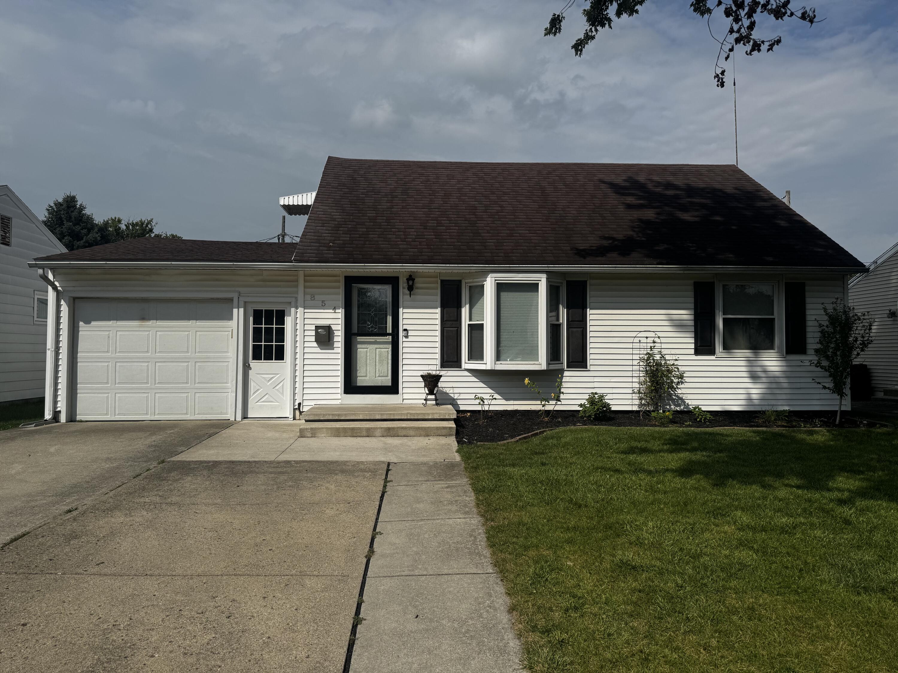 854 Lake Avenue Property Photo 1