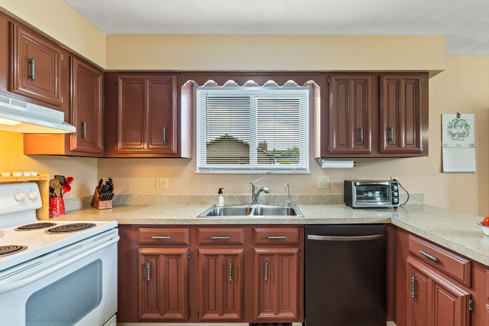 845 Burnside Drive Property Photo 23