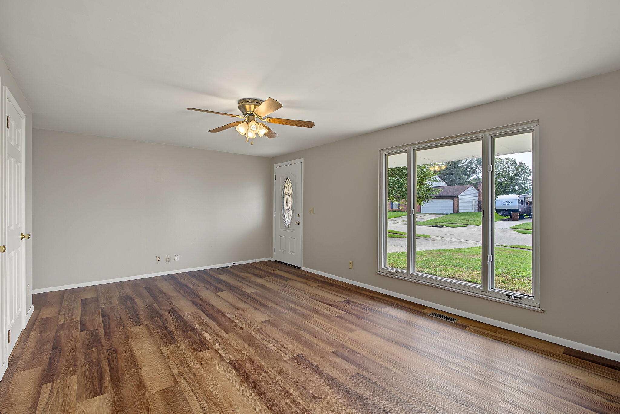 3746 Marion Drive Property Photo 10