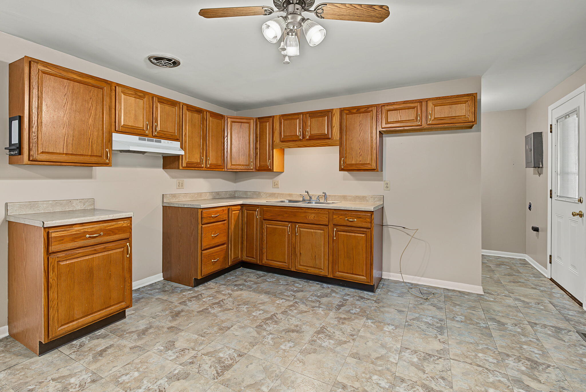 3746 Marion Drive Property Photo 16
