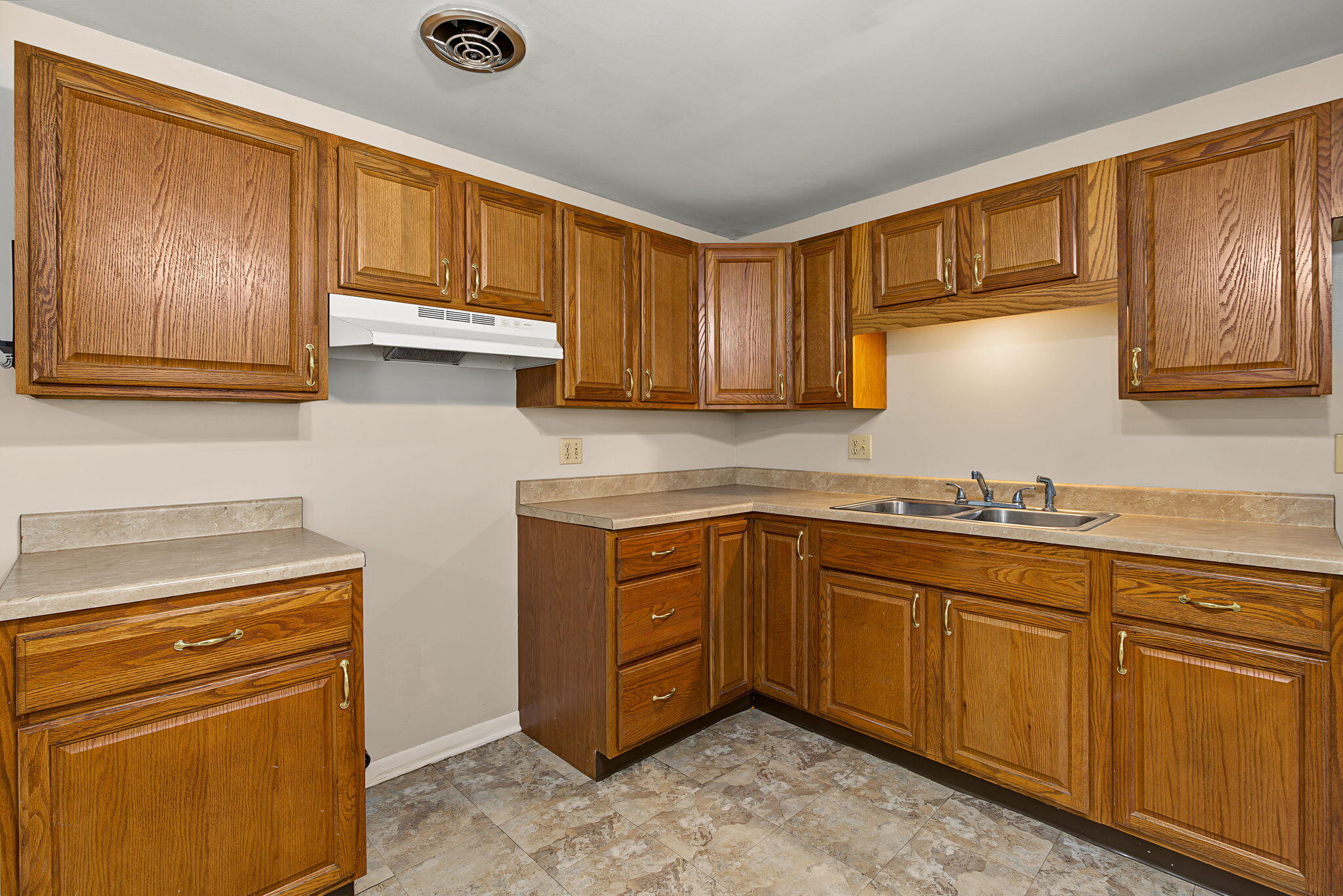 3746 Marion Drive Property Photo 17