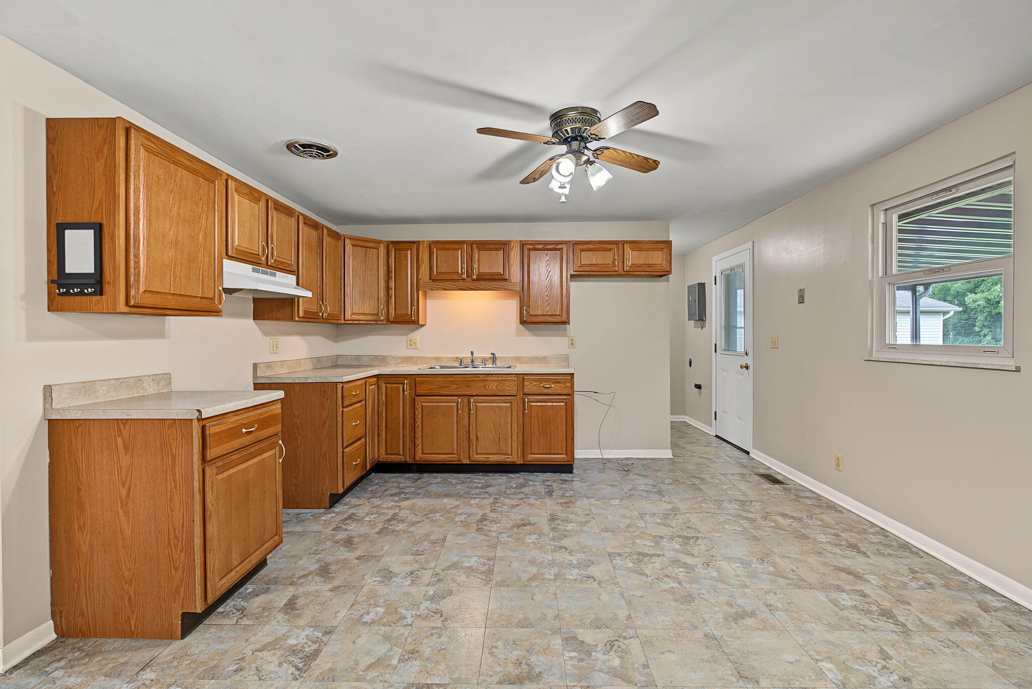 3746 Marion Drive Property Photo 18