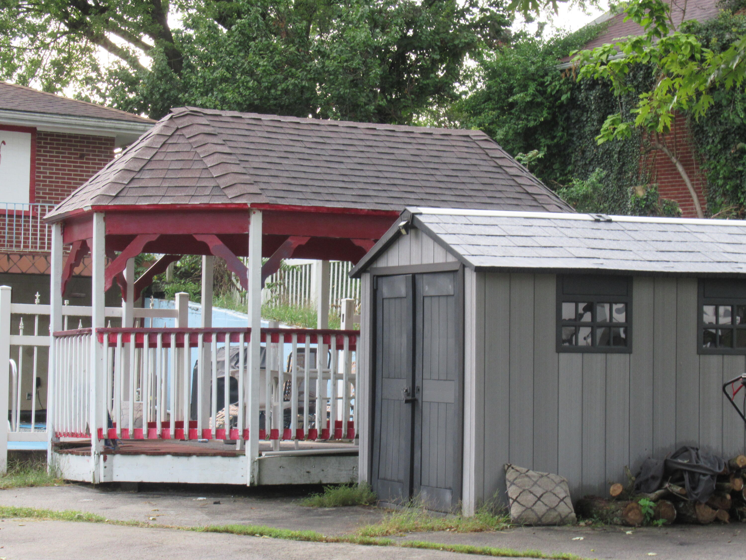 101 Clay Street Property Photo 4