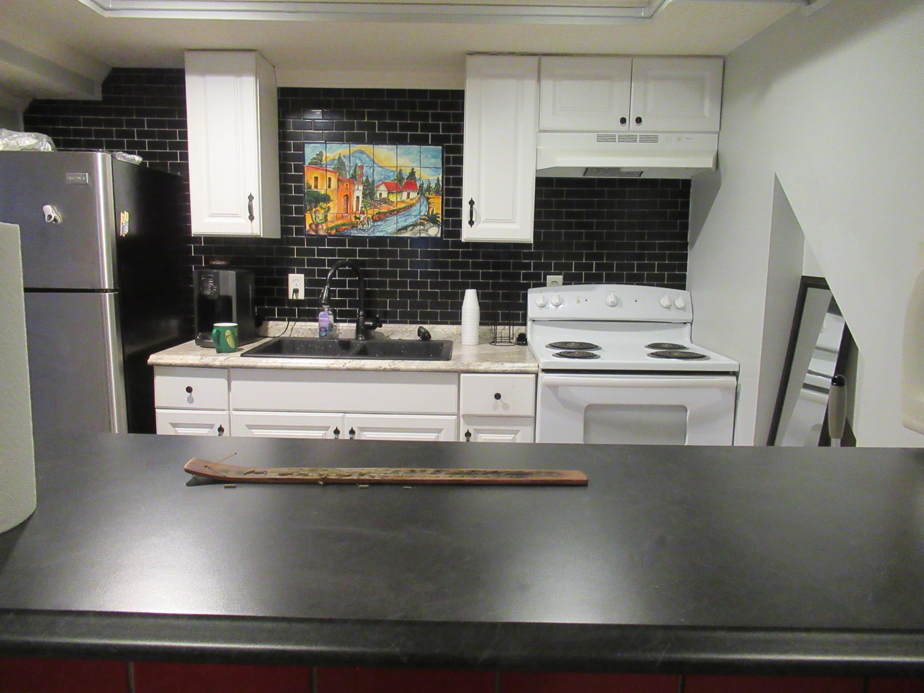 101 Clay Street Property Photo 16