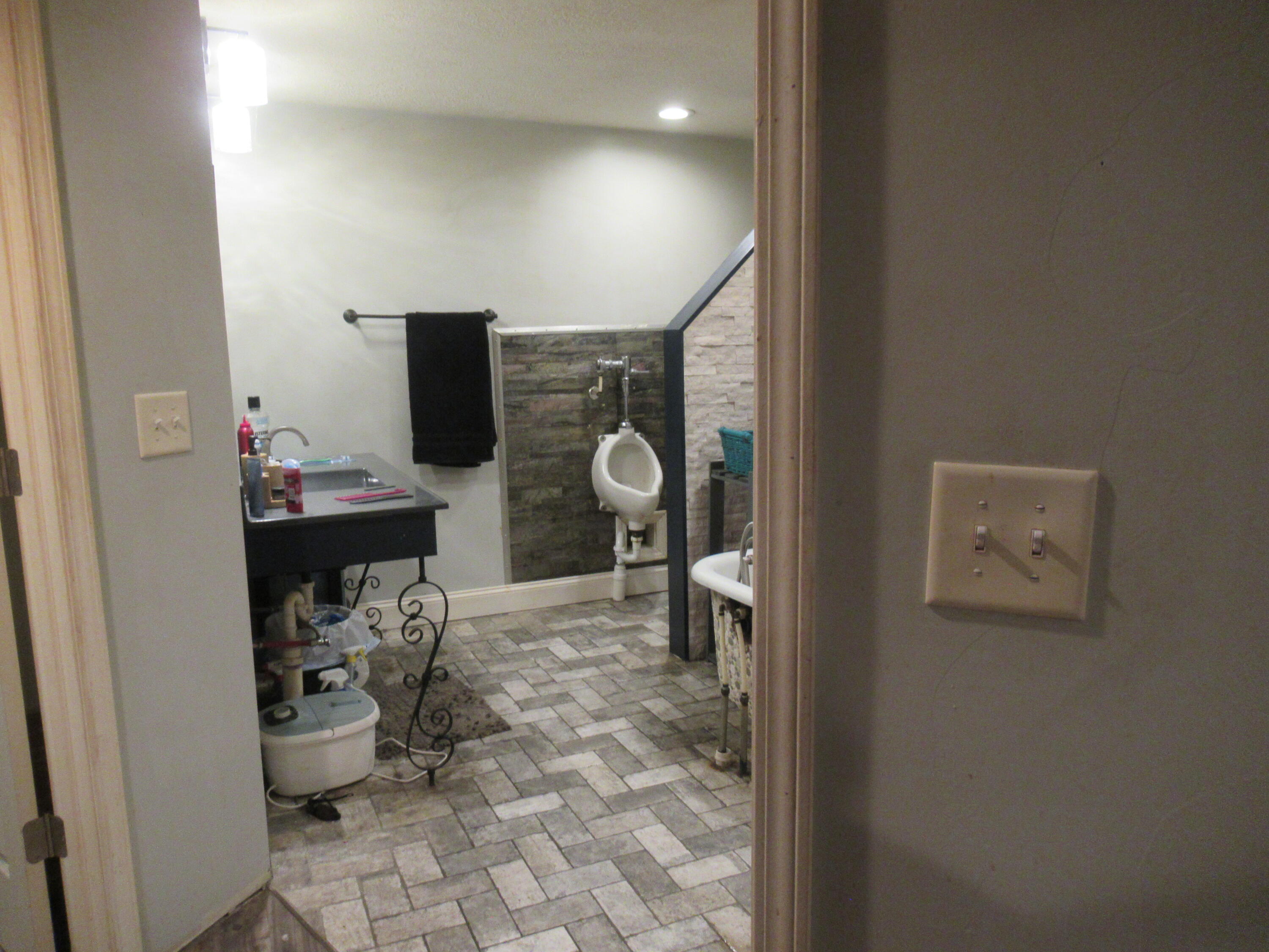 101 Clay Street Property Photo 21