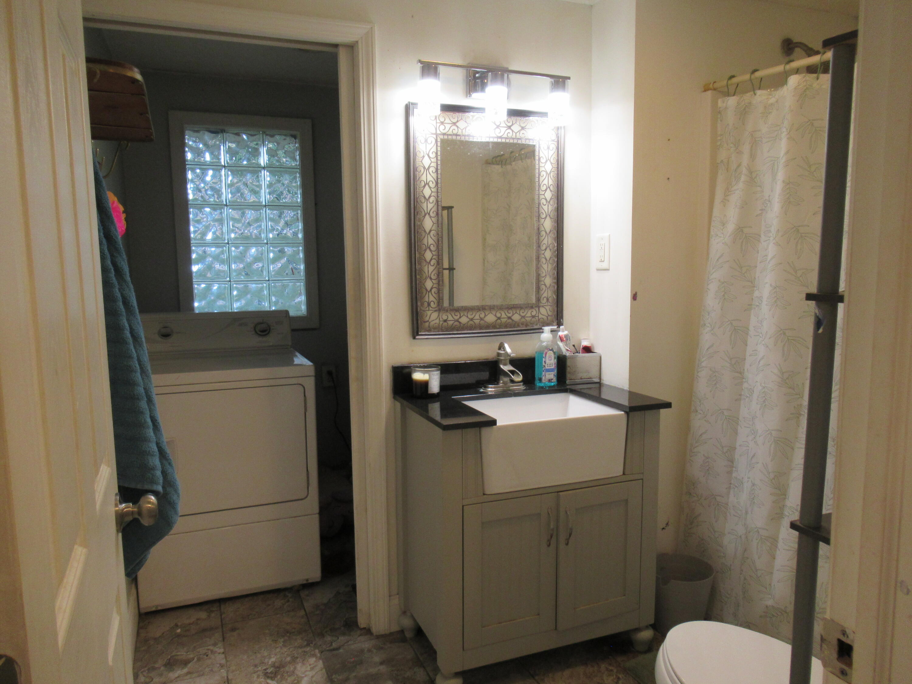 101 Clay Street Property Photo 33