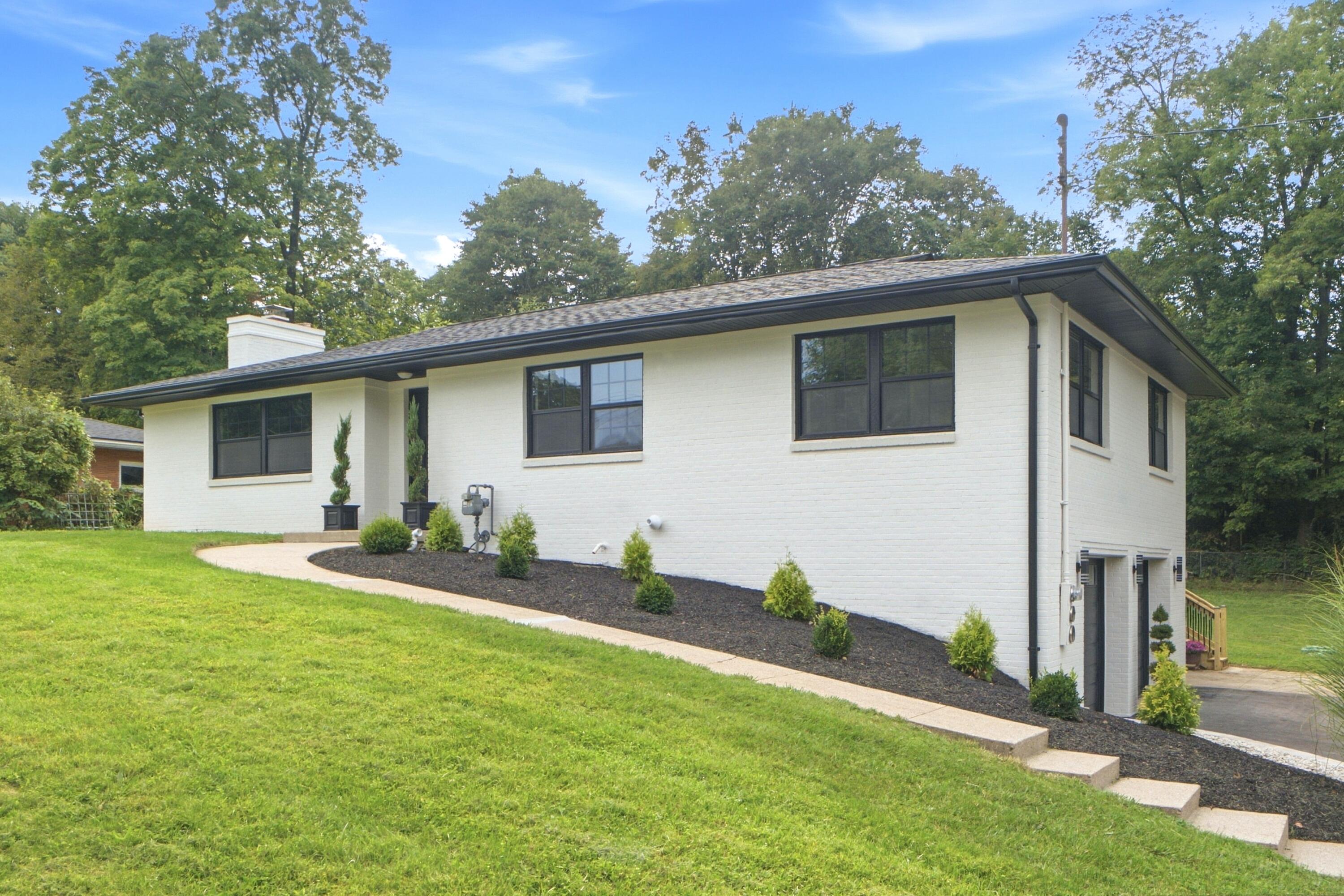 1231 White Oak Drive Property Photo 1