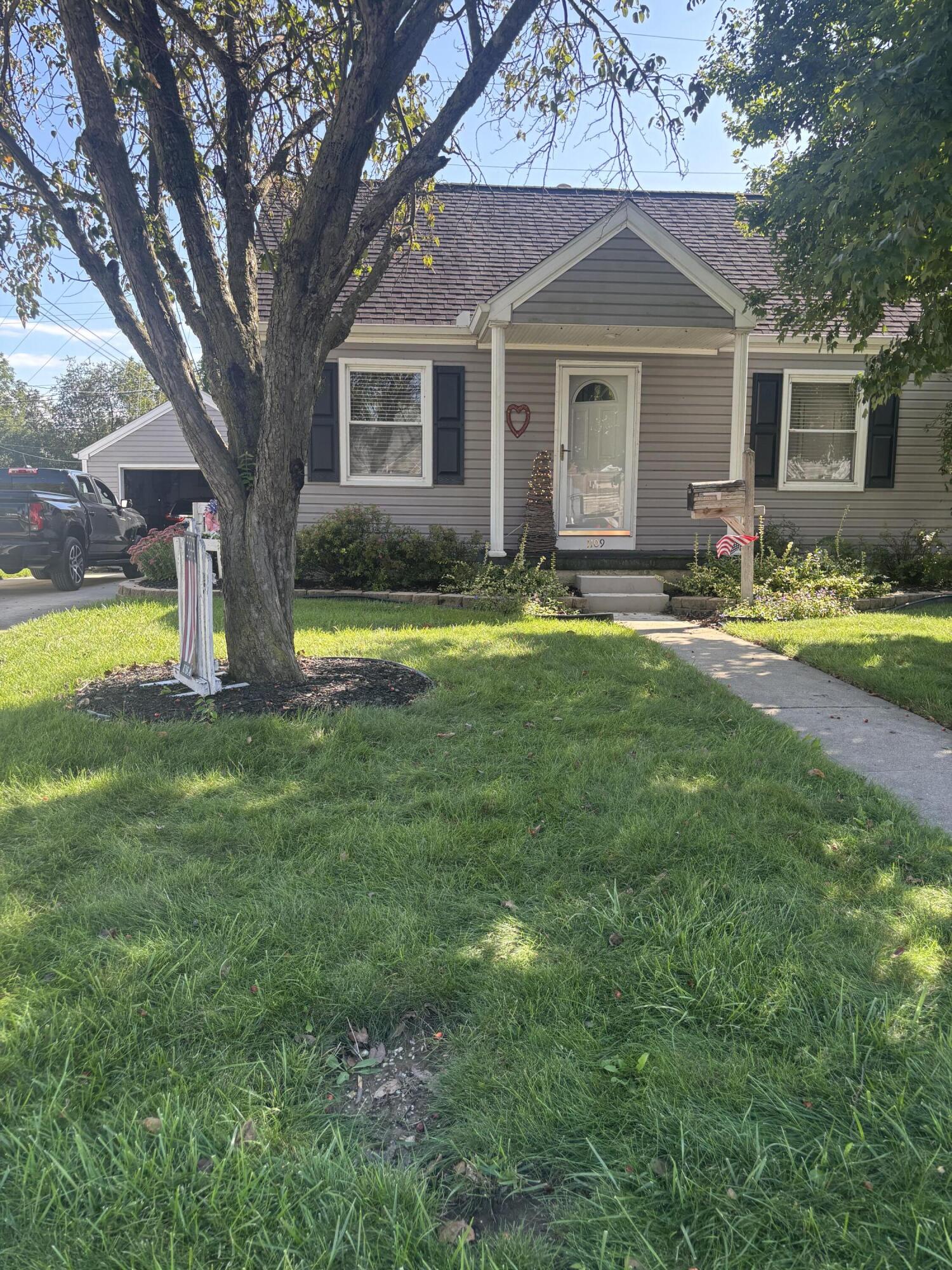 1109 W Spring Street