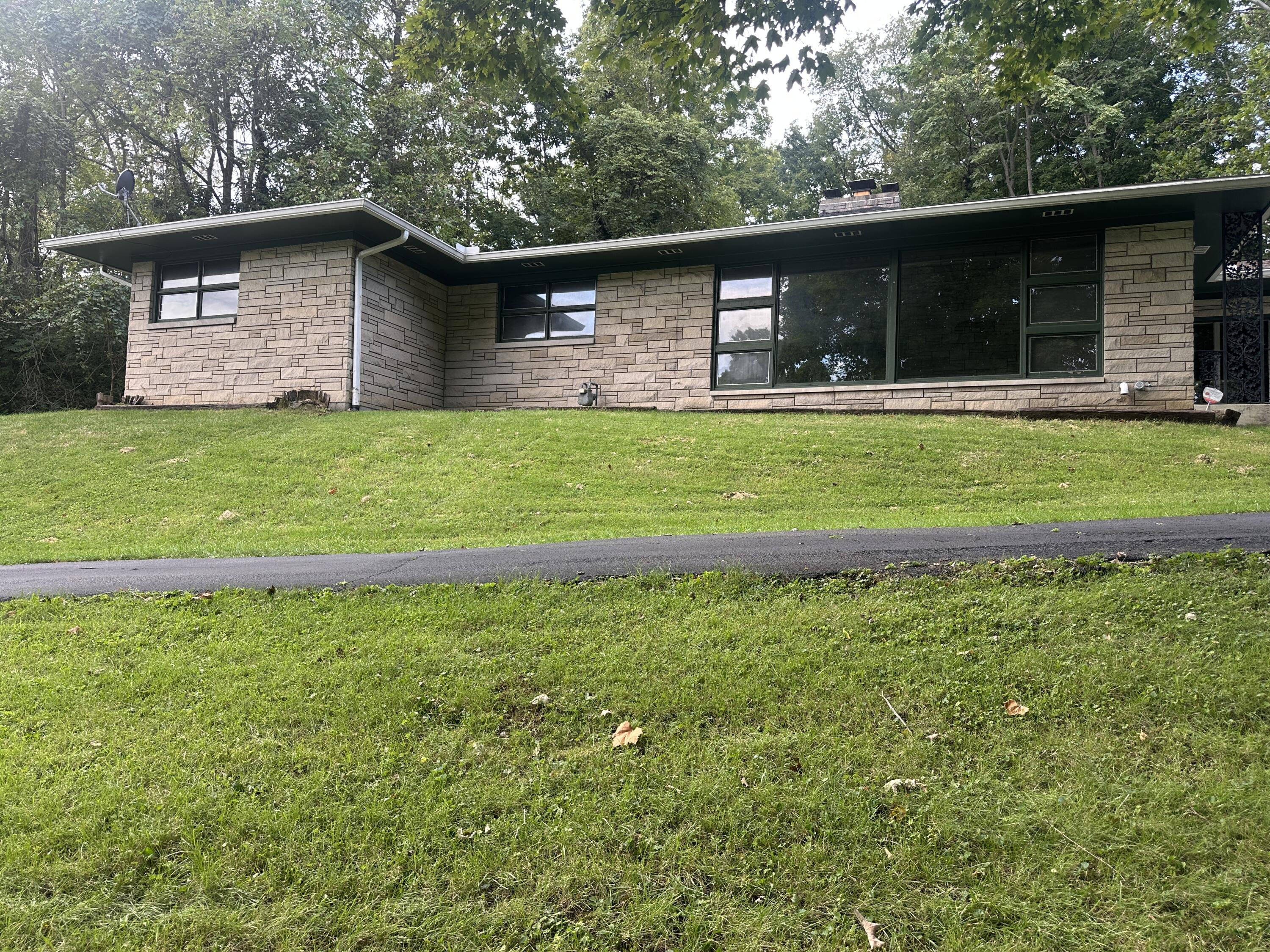 2750 Redwood Drive Property Photo 1