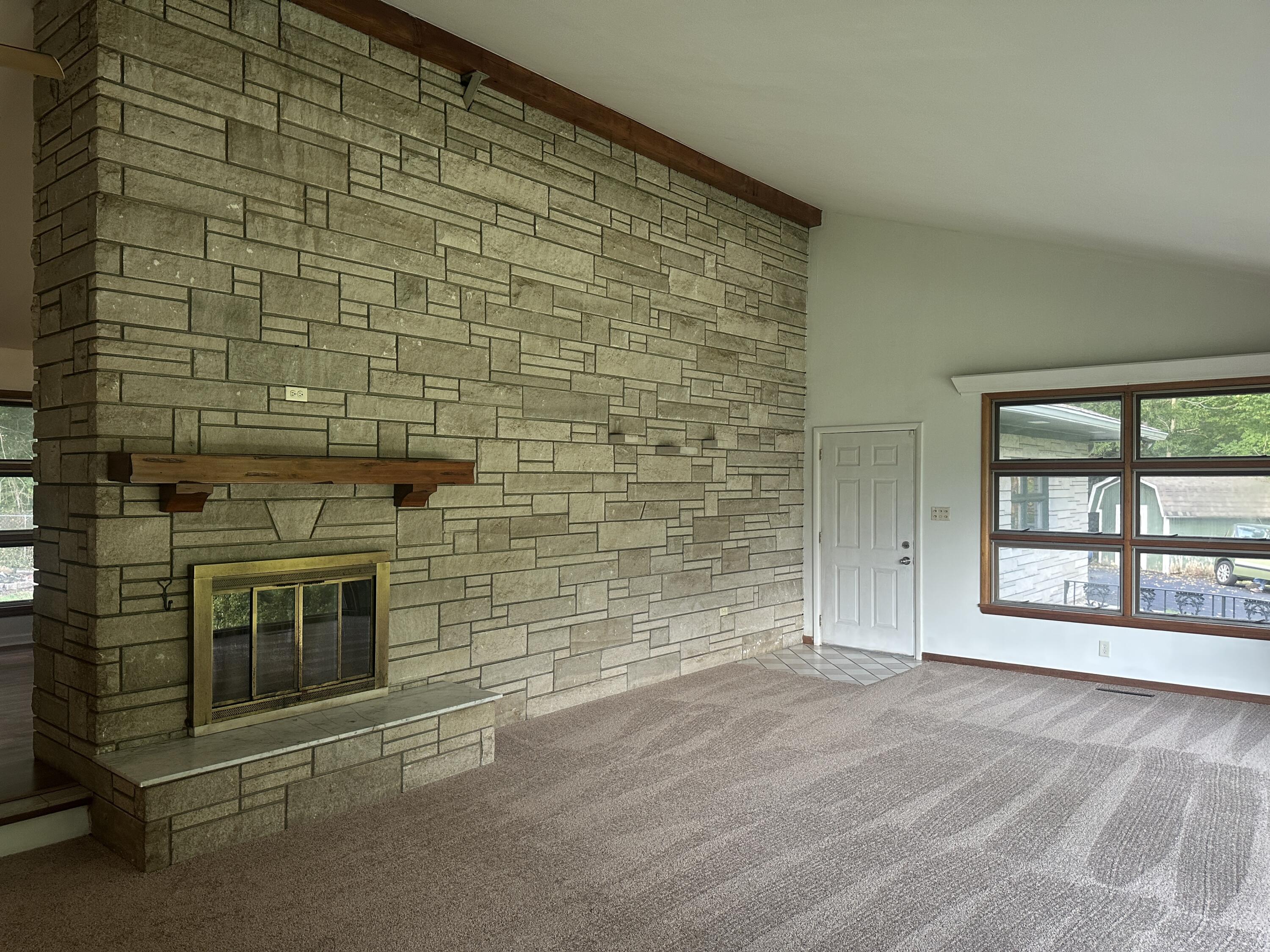 2750 Redwood Drive Property Photo 10