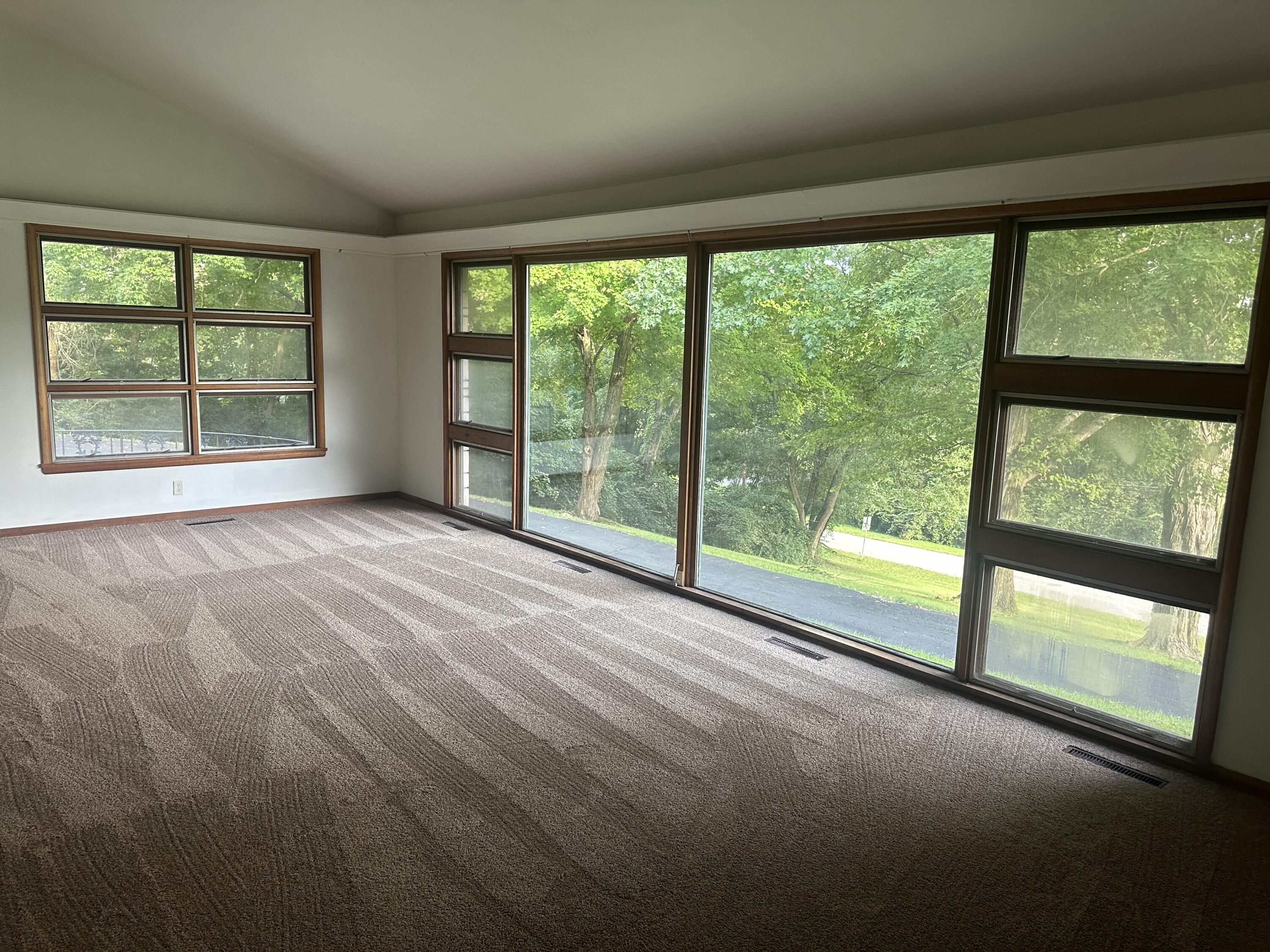 2750 Redwood Drive Property Photo 12