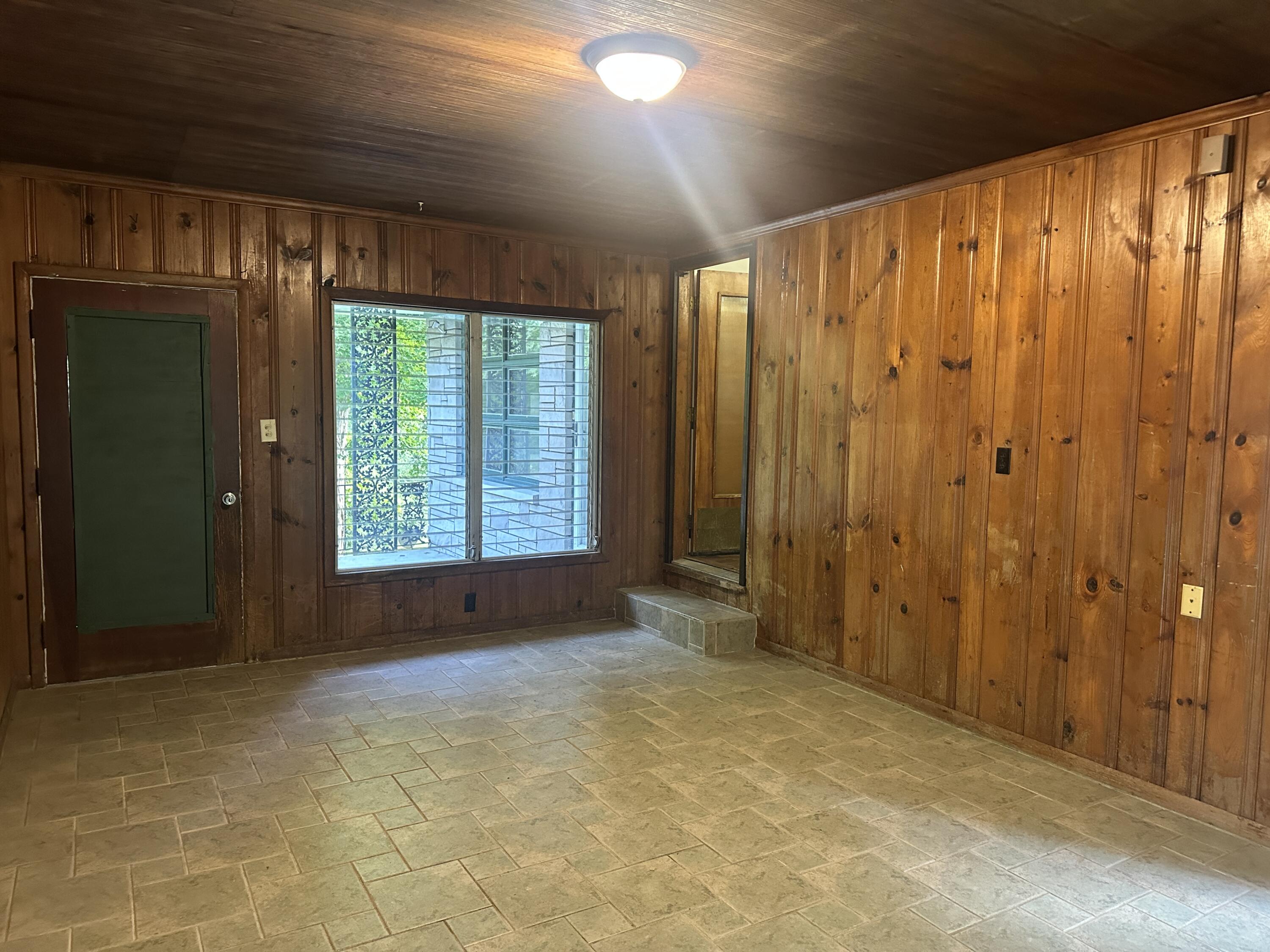 2750 Redwood Drive Property Photo 25