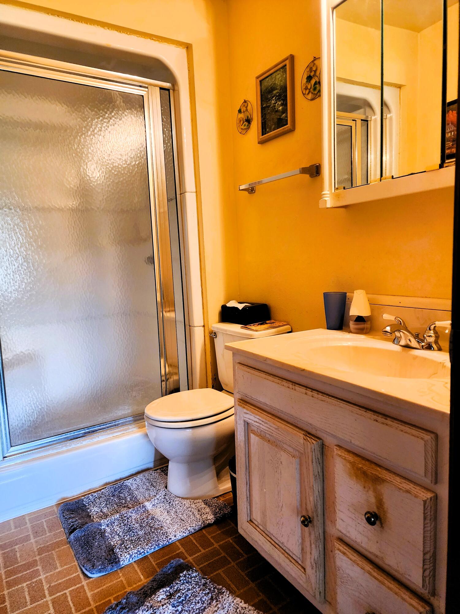642 E 3rd Street Property Photo 13