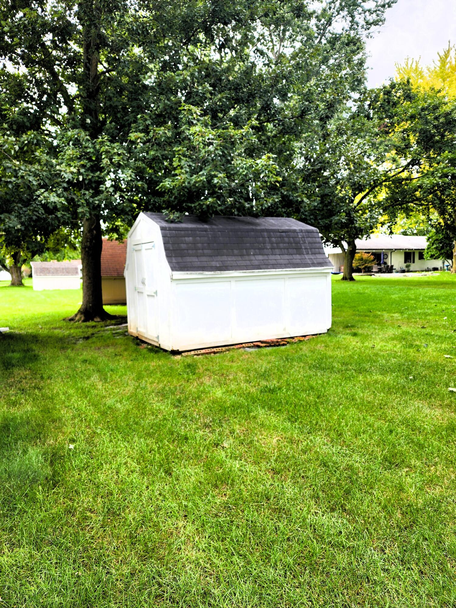642 E 3rd Street Property Photo 32