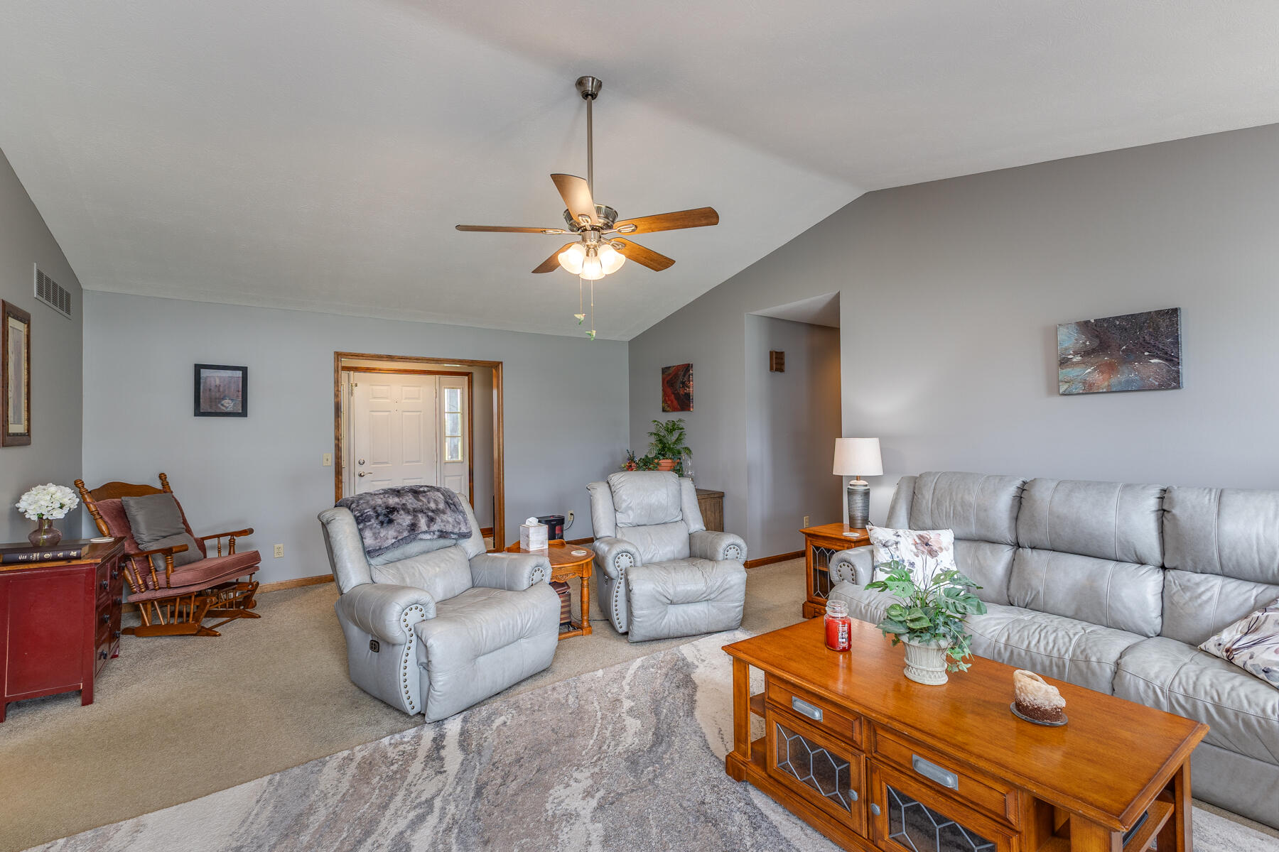 5373 Upper Valley Pike Property Photo 10
