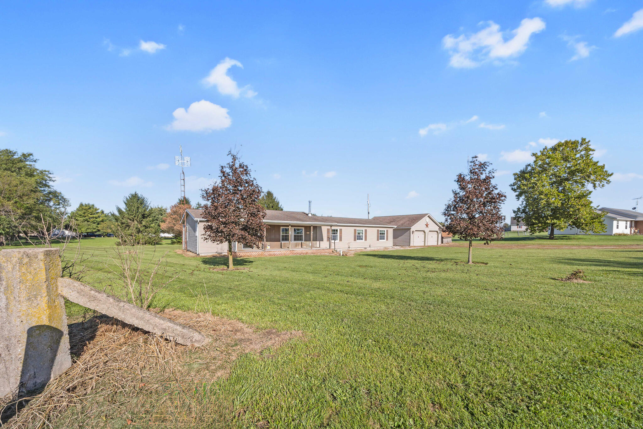 8712 County Road 11 Property Photo 3