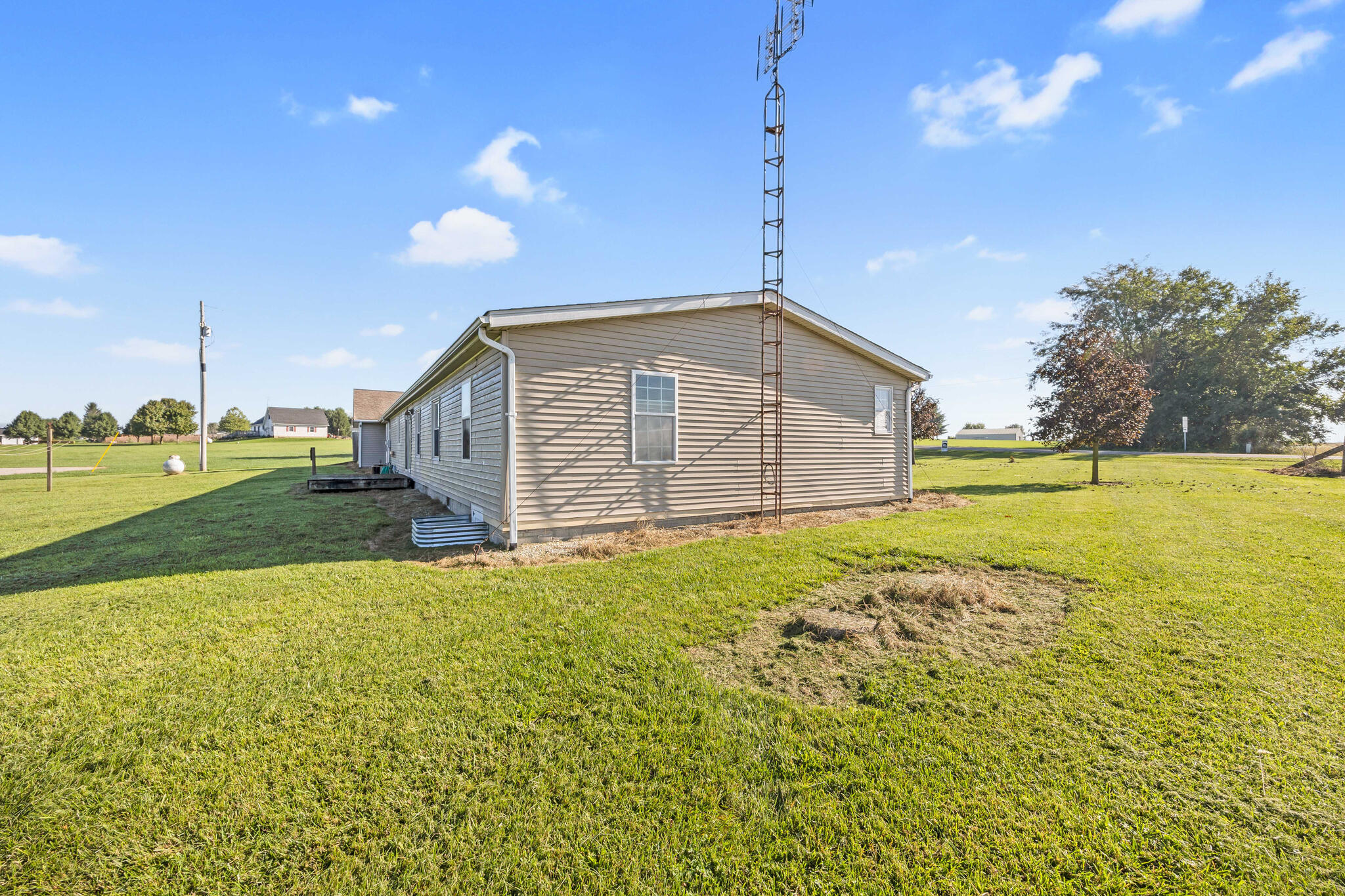 8712 County Road 11 Property Photo 5