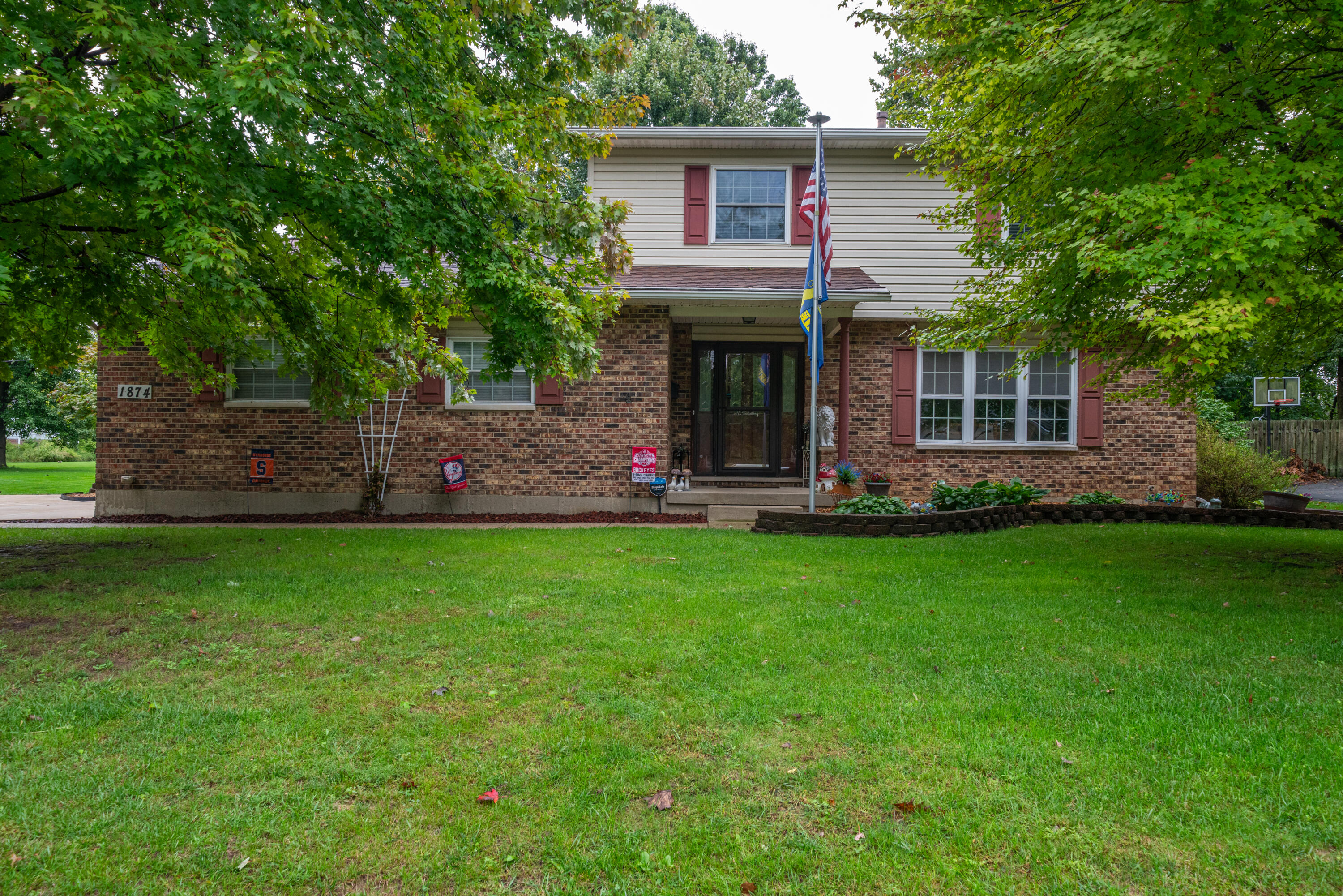 1874 Willowgreen Drive Property Photo 1