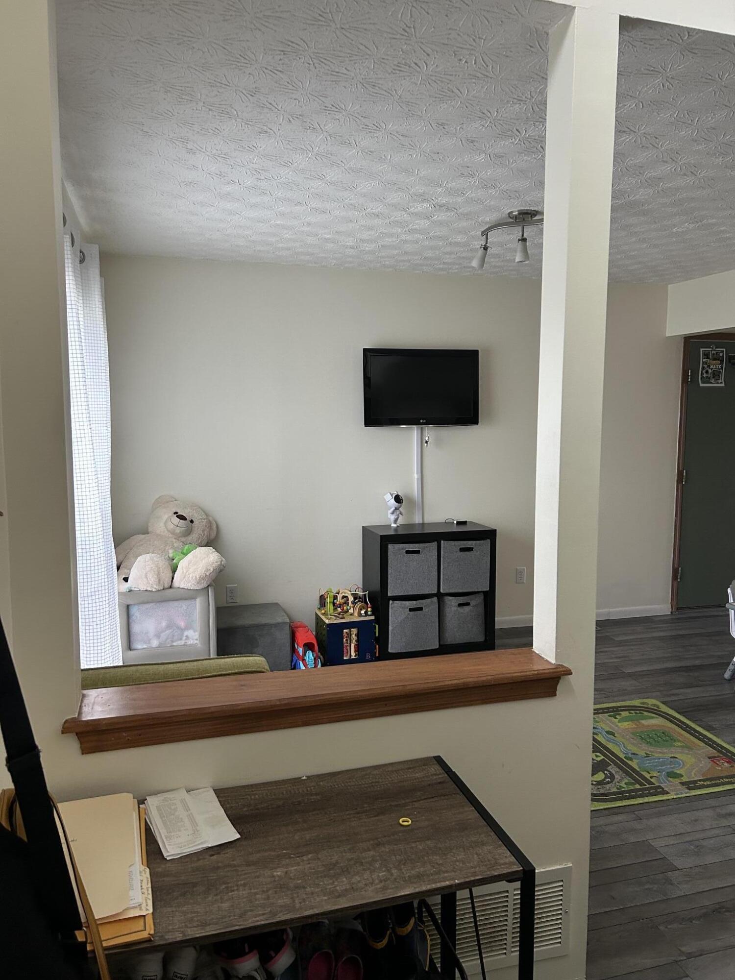 1065 E Margate Circle Property Photo 2