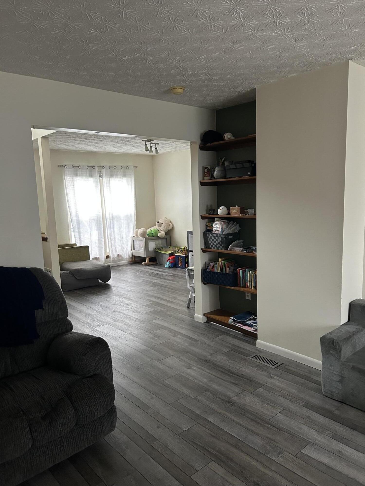 1065 E Margate Circle Property Photo 5