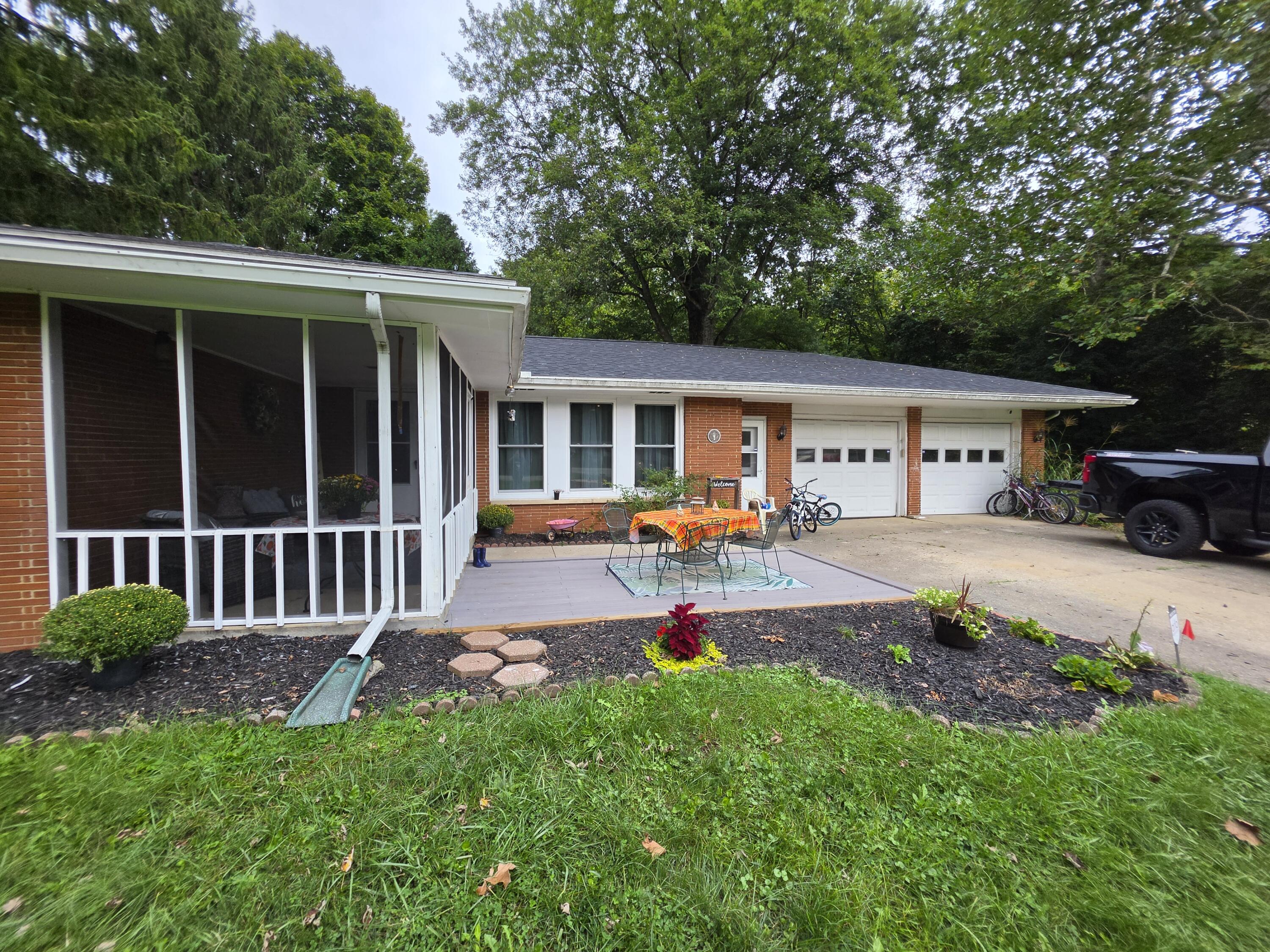 5512 Storms Creek Road Property Photo 1