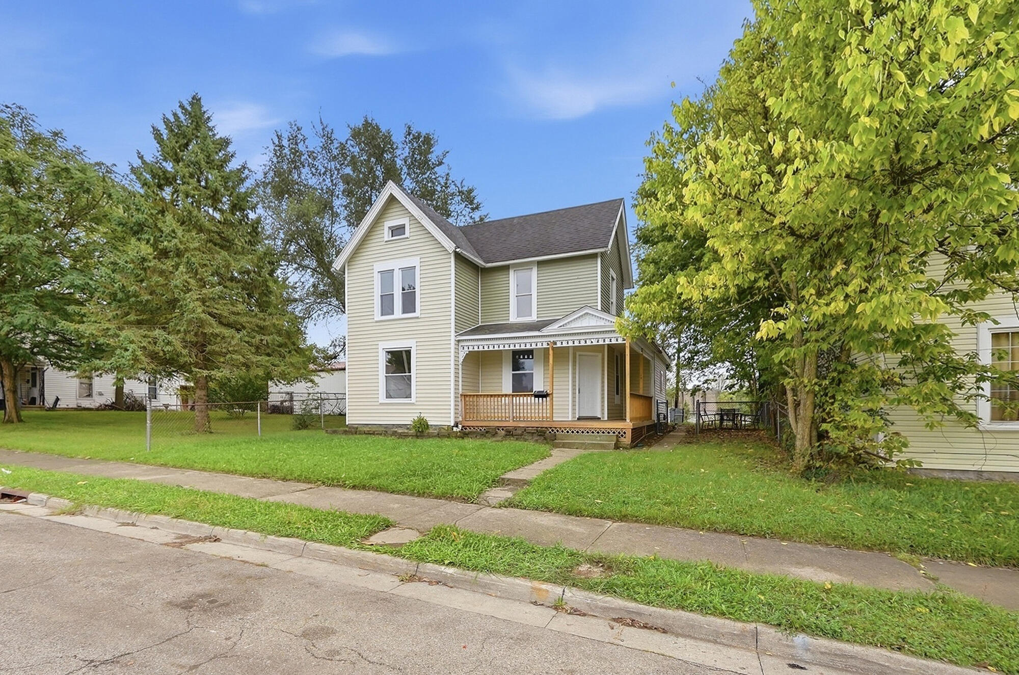 1321 Lexington Avenue Property Photo 1