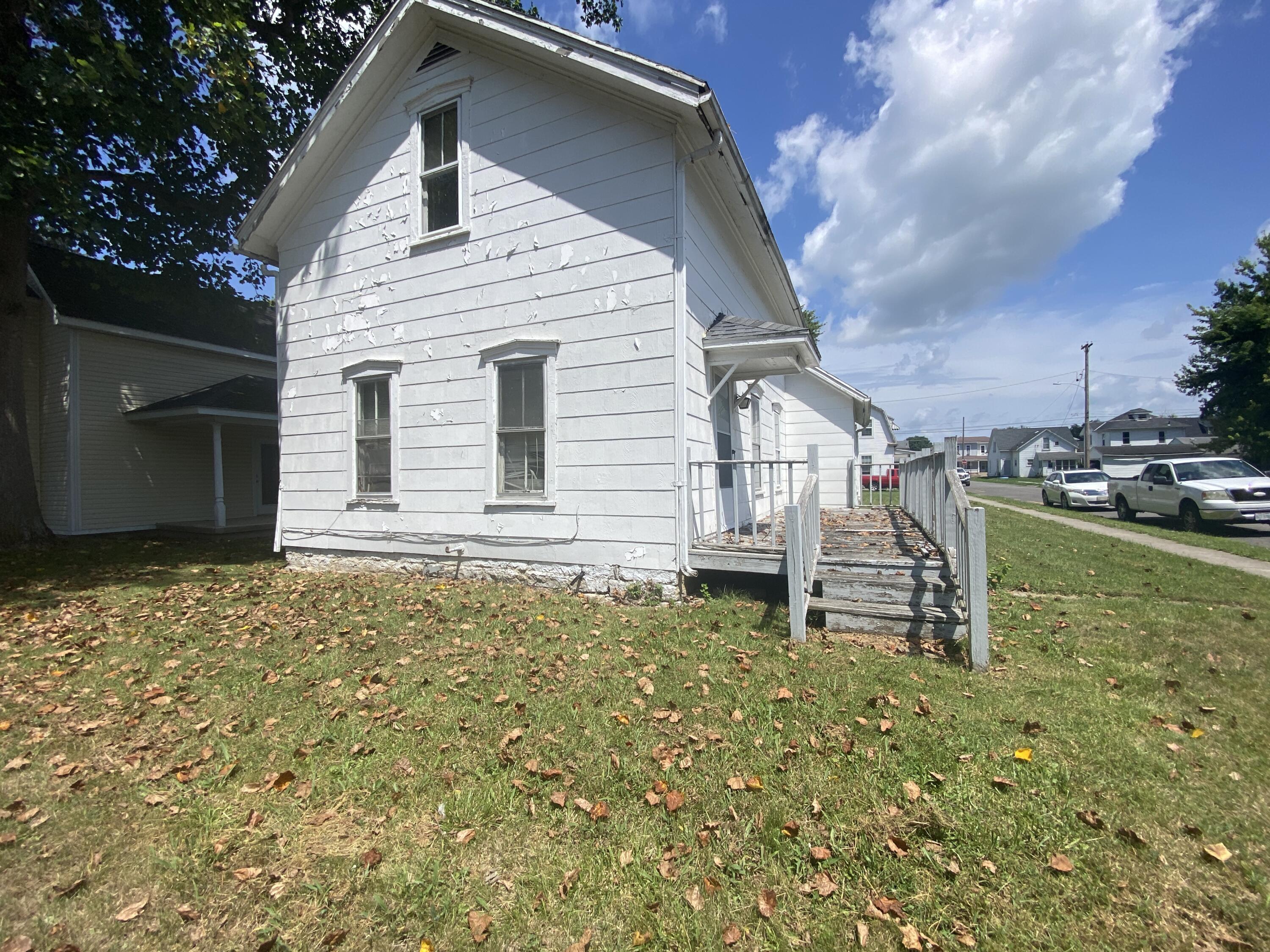 900 W Water Street Property Photo 1