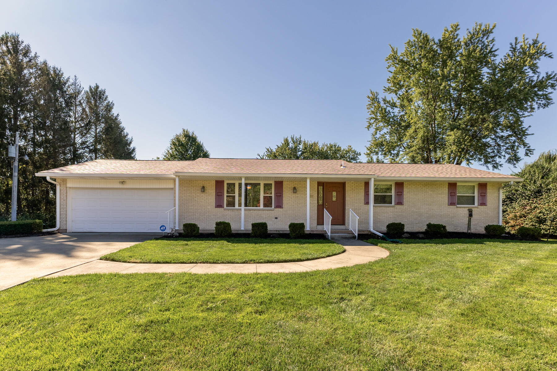 920 E Shoop Road Property Photo 1