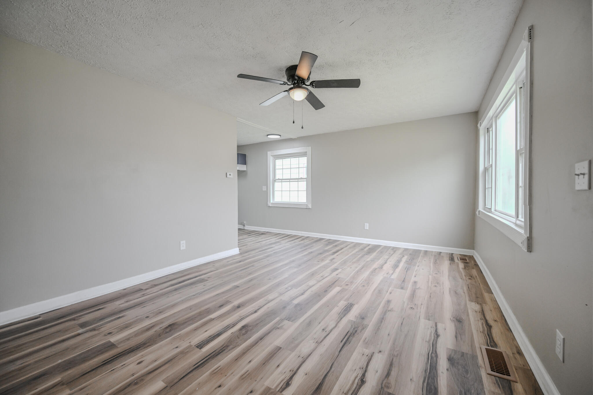 1055 Heard Avenue Property Photo 3