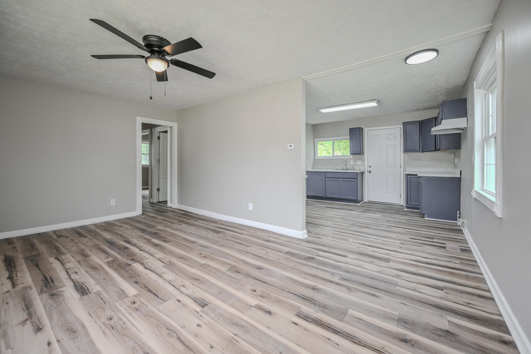 1055 Heard Avenue Property Photo 5