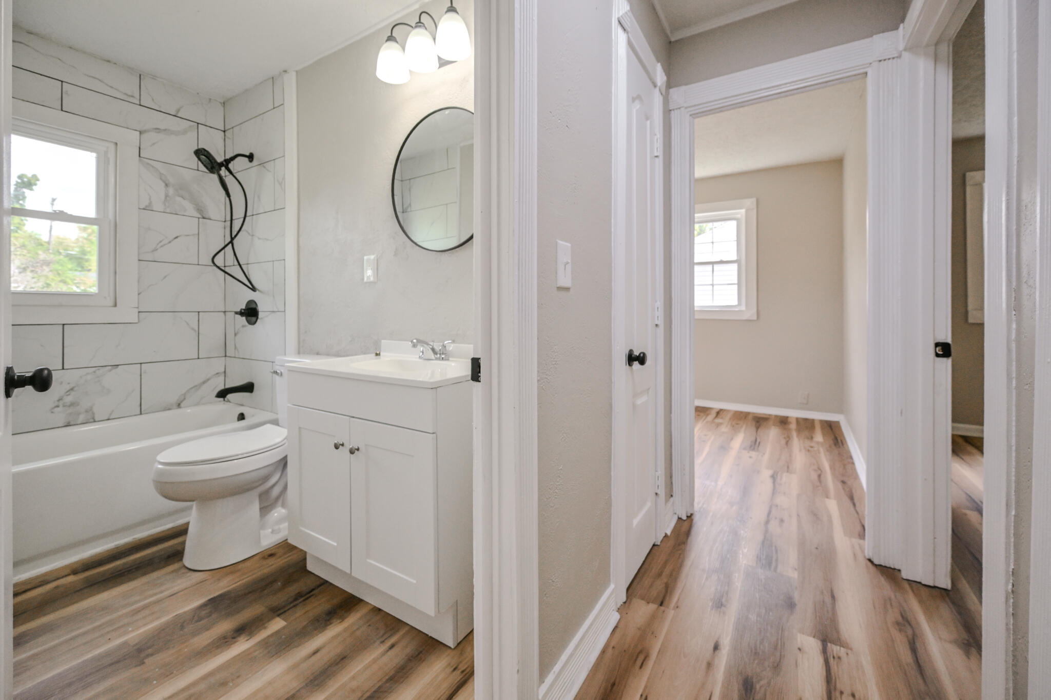 1055 Heard Avenue Property Photo 8