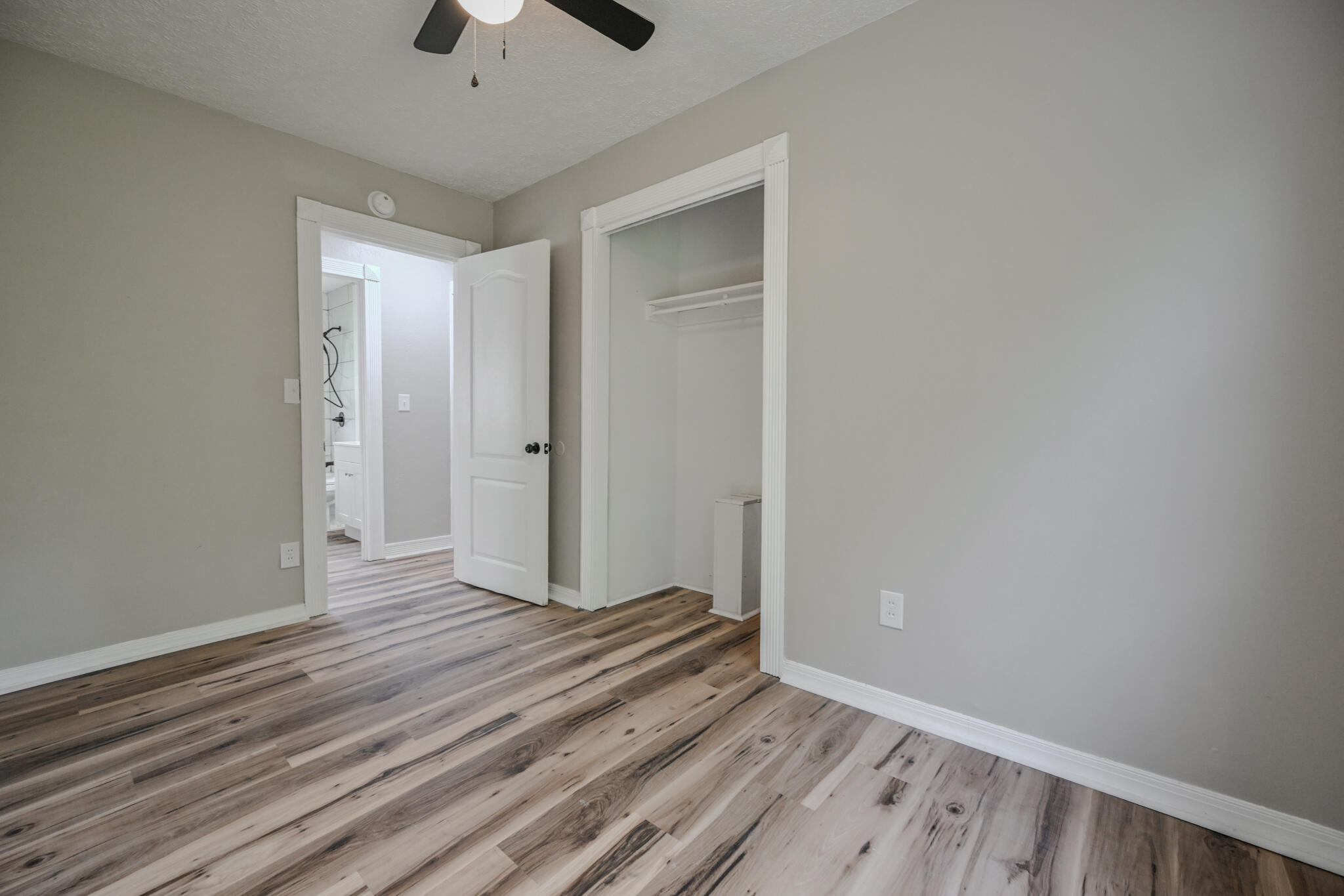 1055 Heard Avenue Property Photo 12