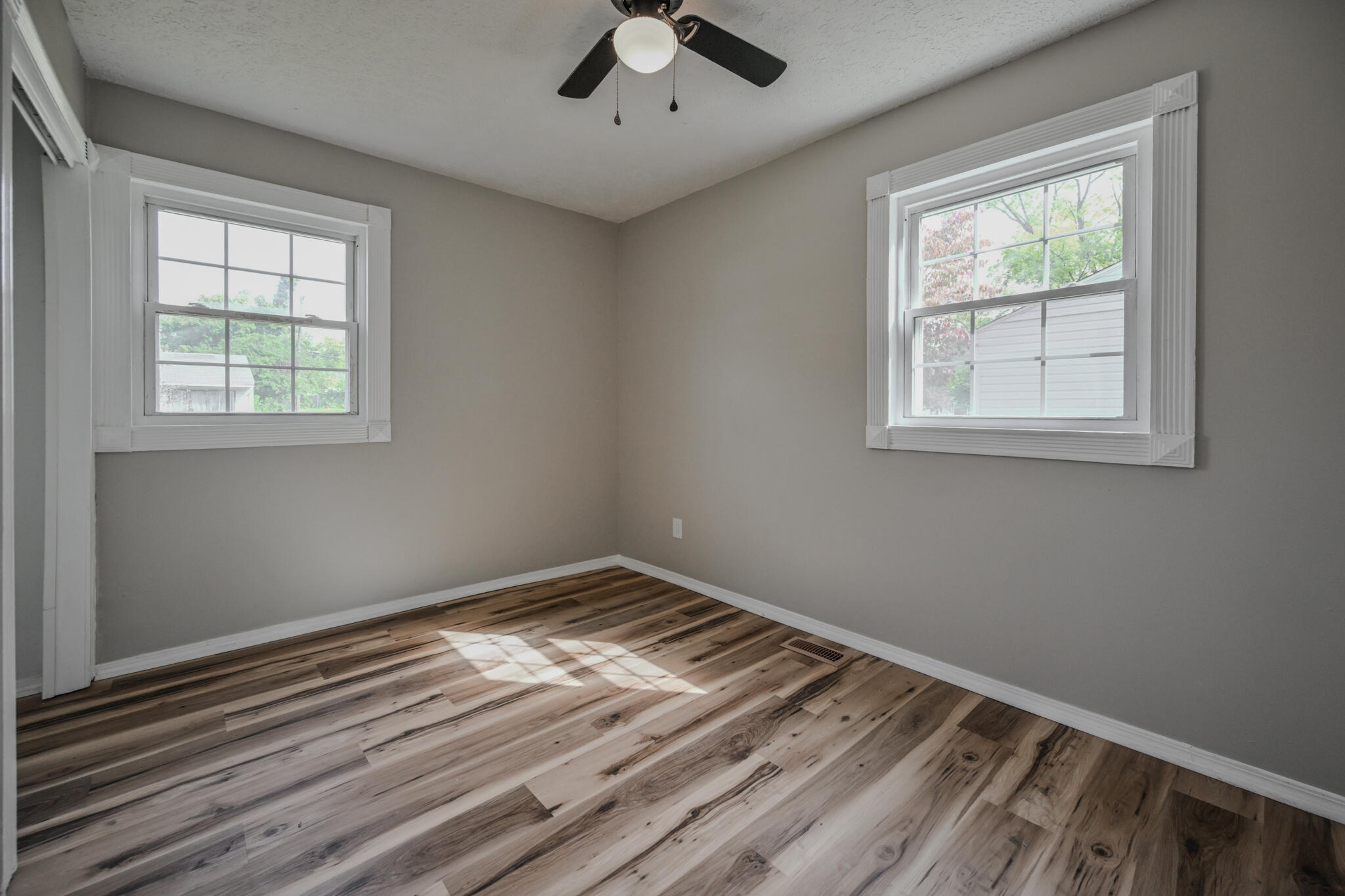 1055 Heard Avenue Property Photo 14