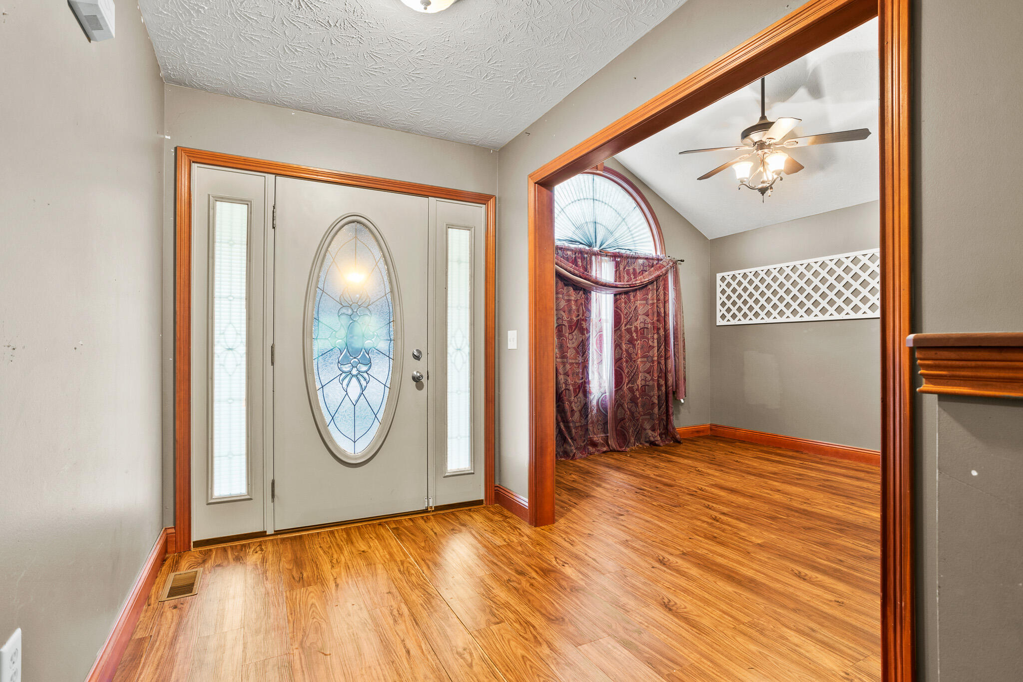 1111 Arbor Lane Property Photo 4