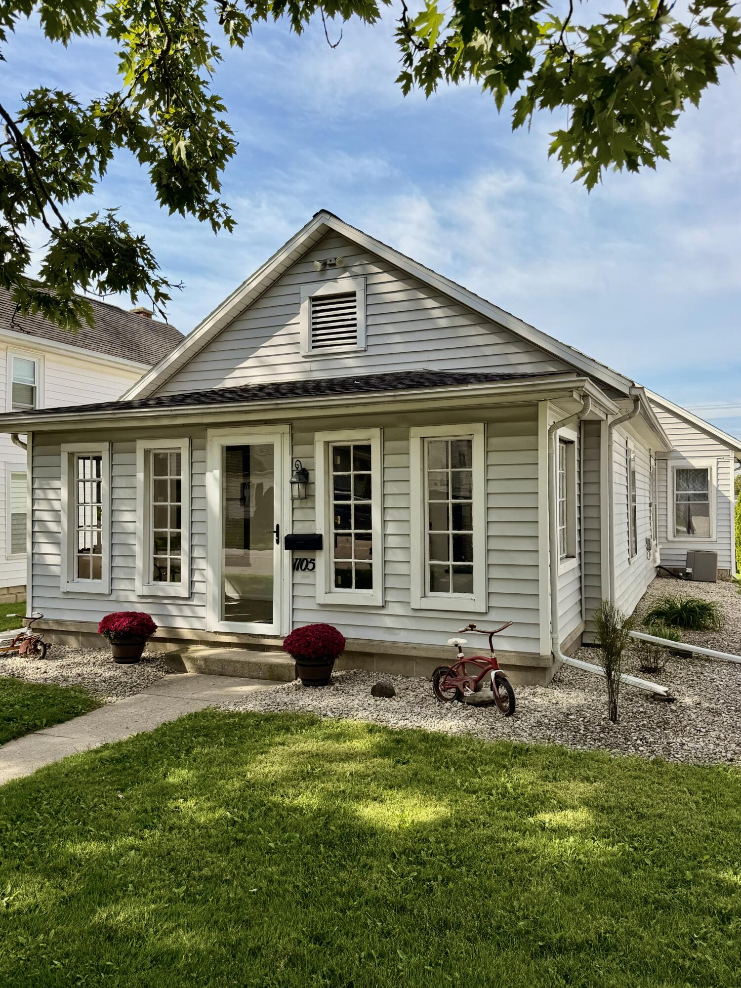 1105 N Main Avenue Property Photo 1