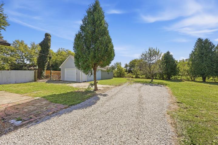 8935 Lilly Chapel Road Property Photo 3