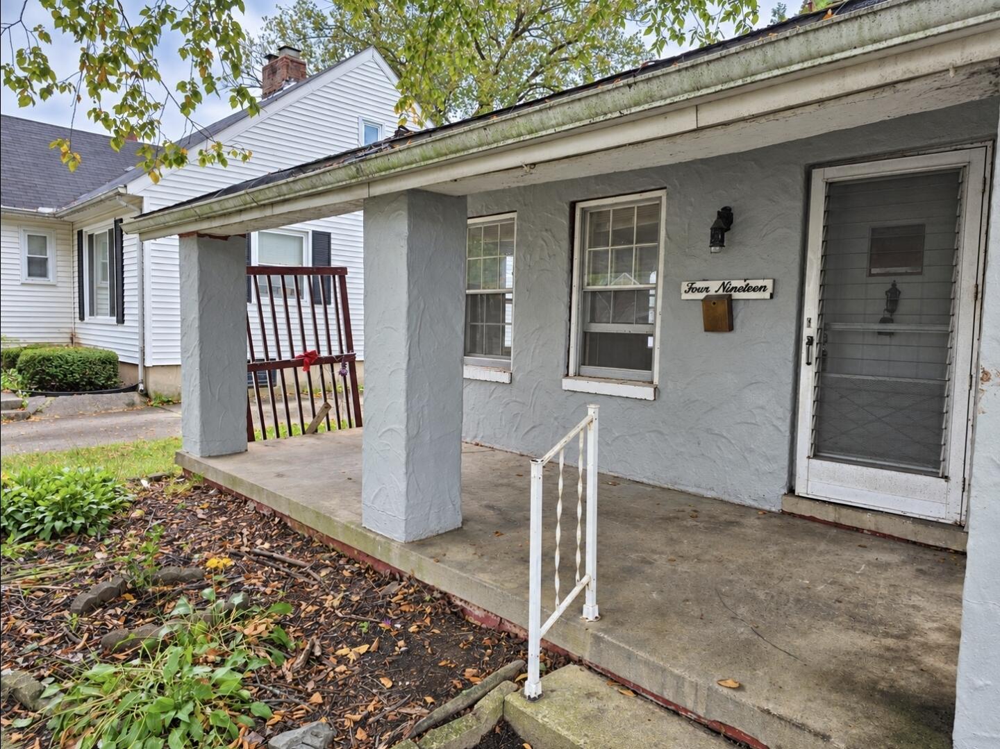 419 S Clairmont Avenue Property Photo 3