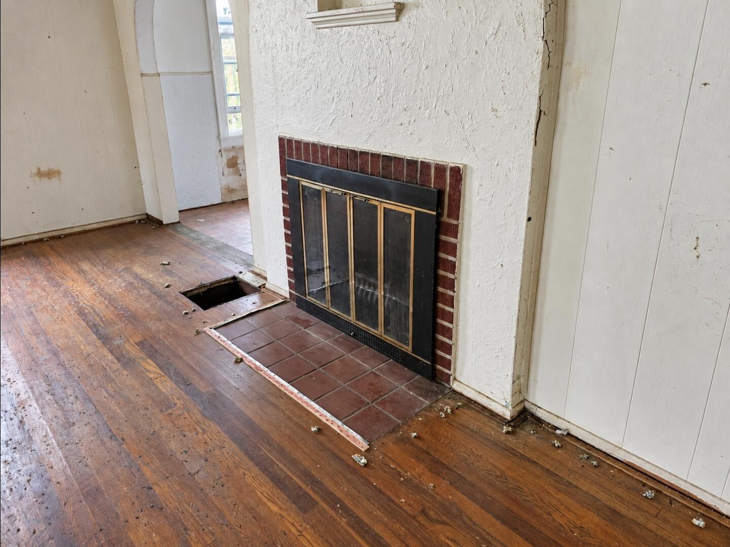 419 S Clairmont Avenue Property Photo 6