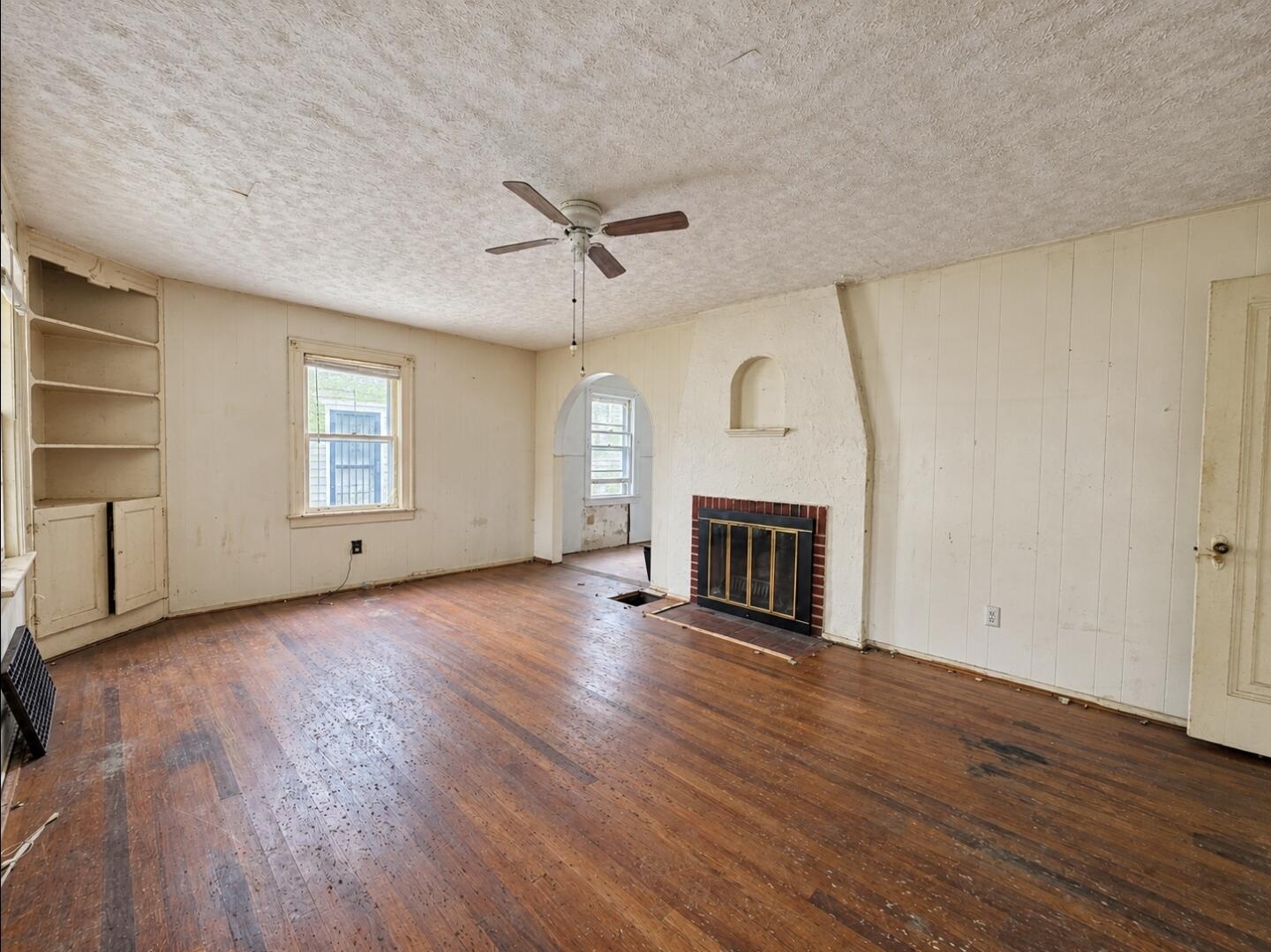 419 S Clairmont Avenue Property Photo 7