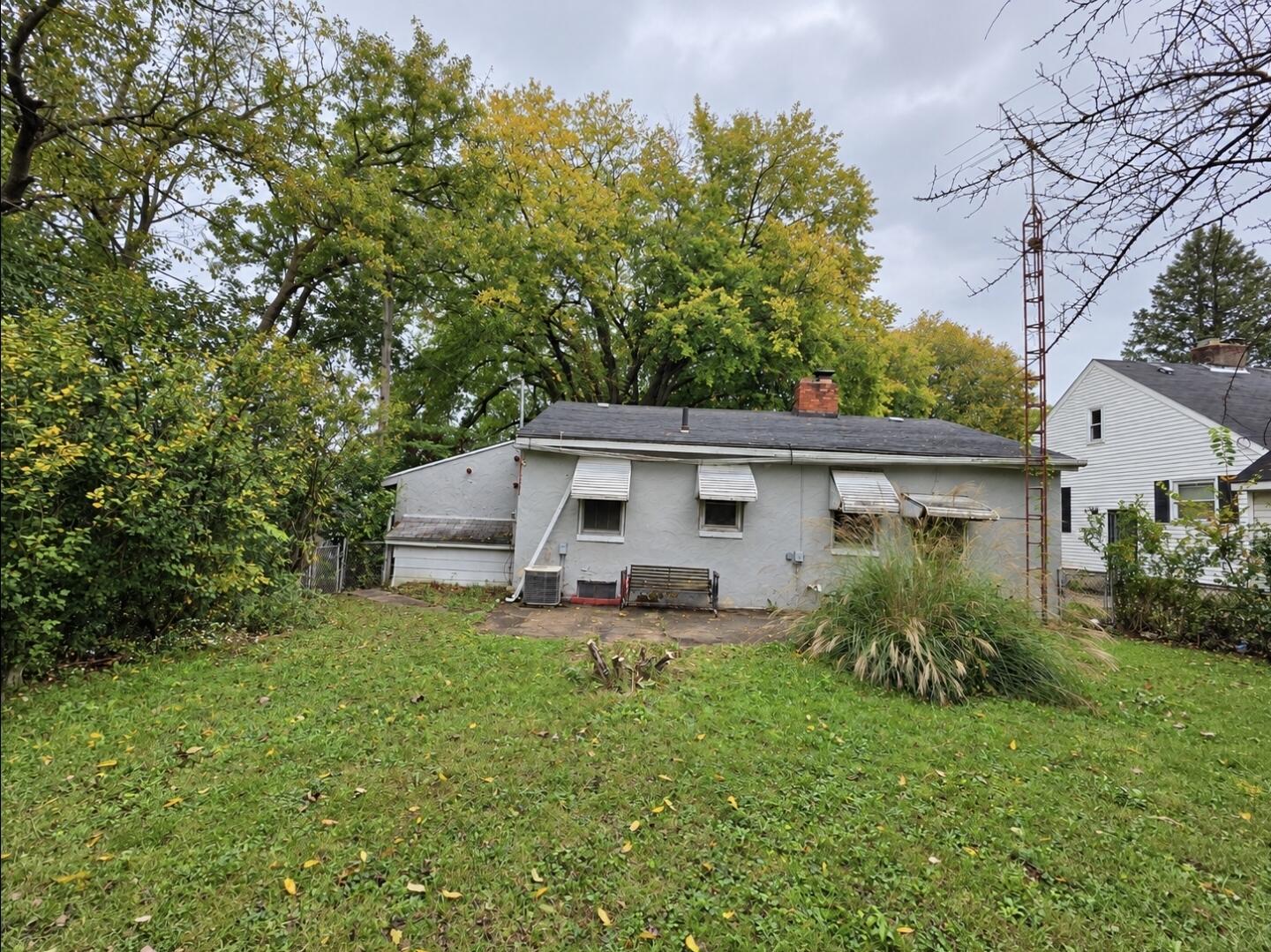 419 S Clairmont Avenue Property Photo 22
