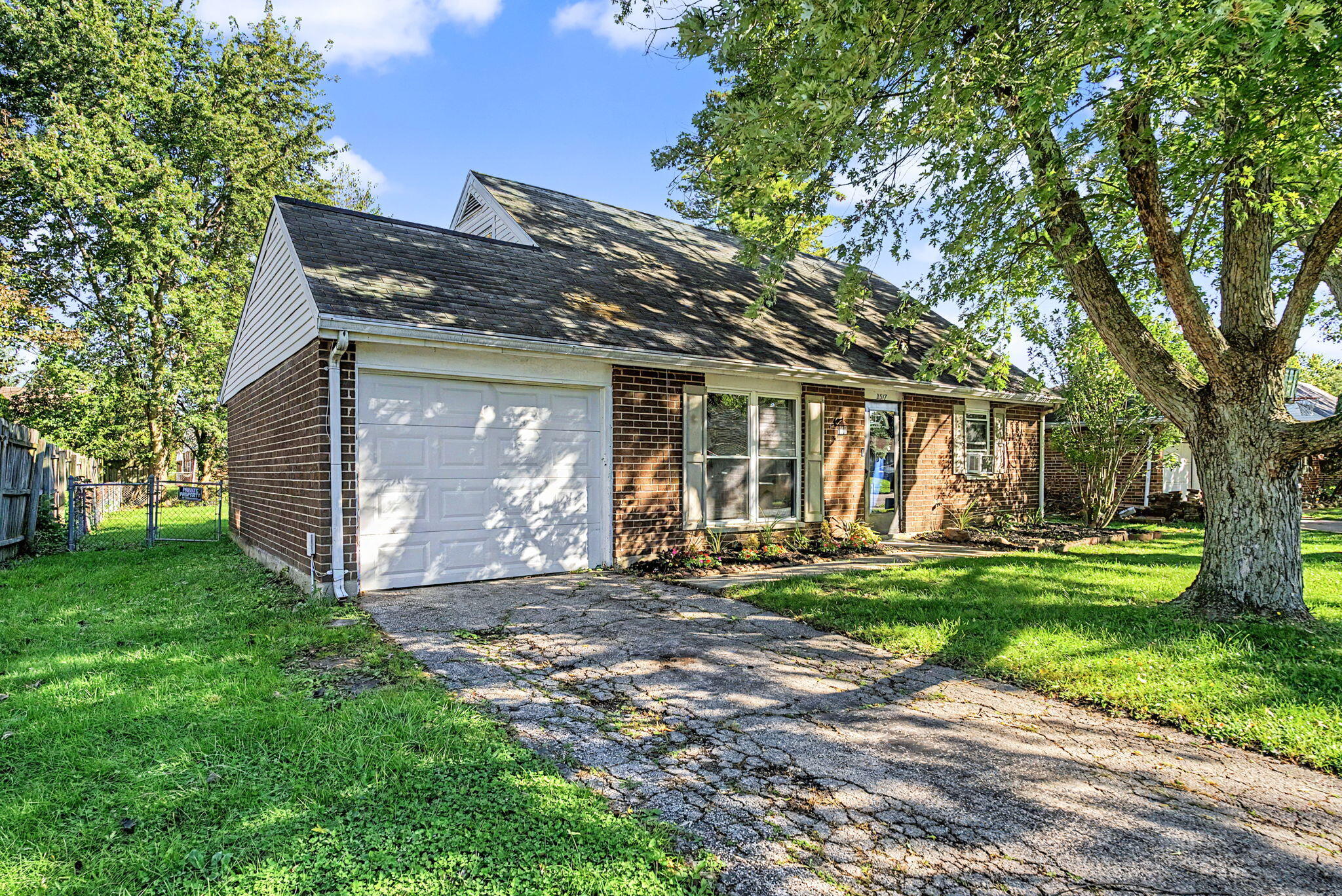 2517 W Foxchase Court Property Photo 1