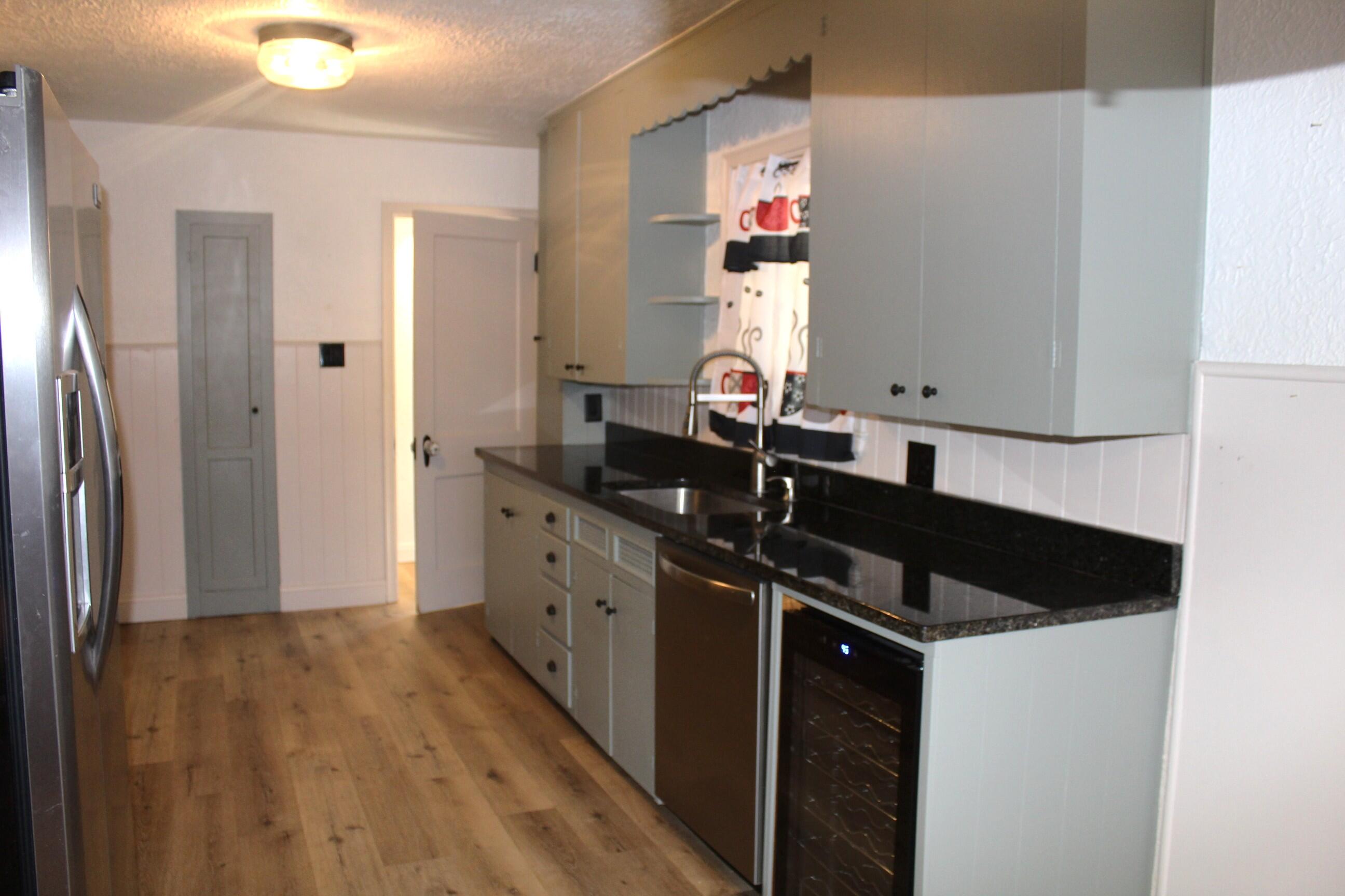 47 N Wright Avenue Property Photo 8