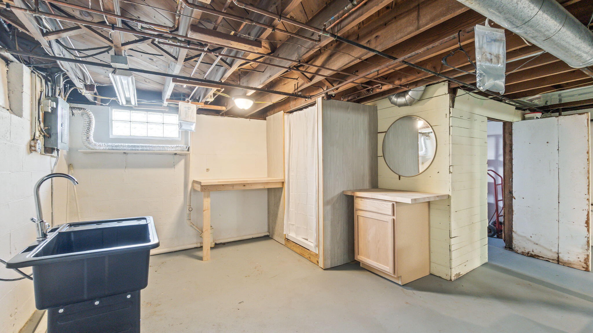 1423 Crestview Drive Property Photo 30