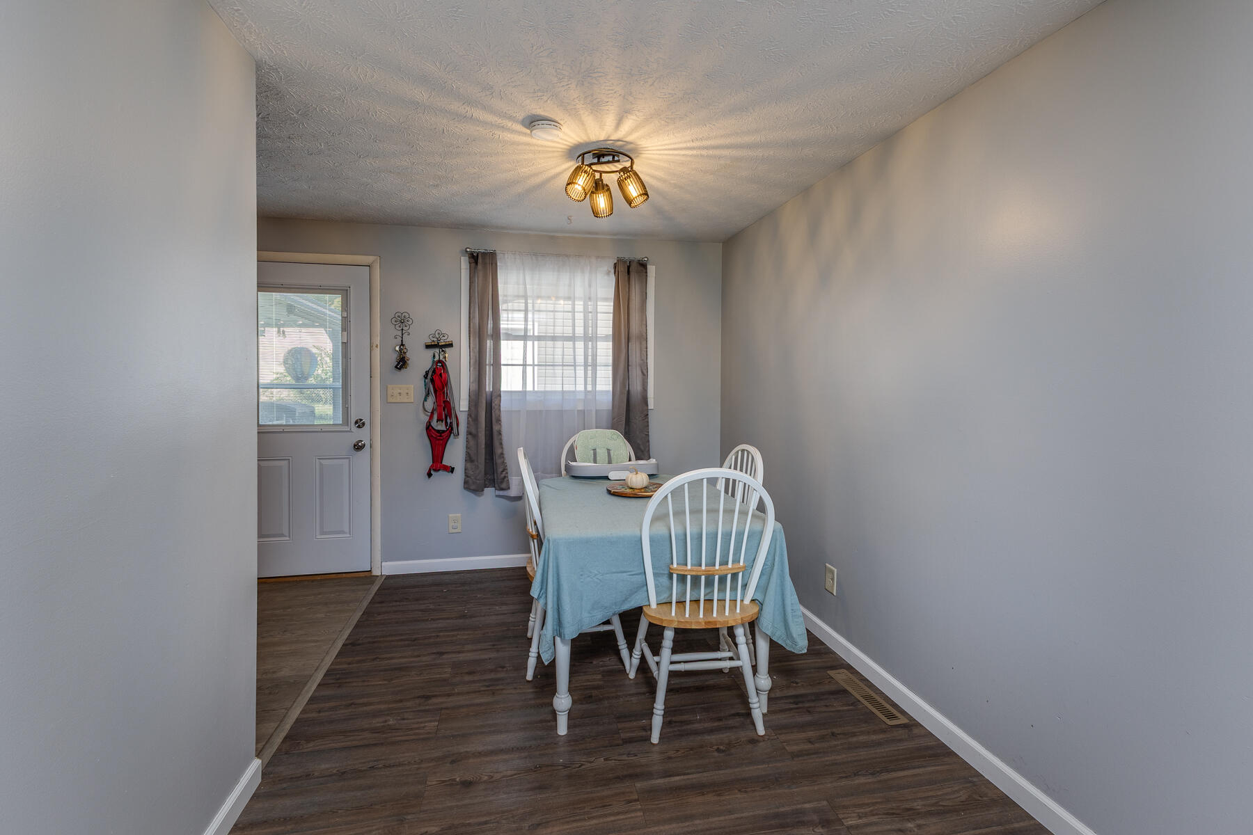 413 Windsor Avenue Property Photo 10