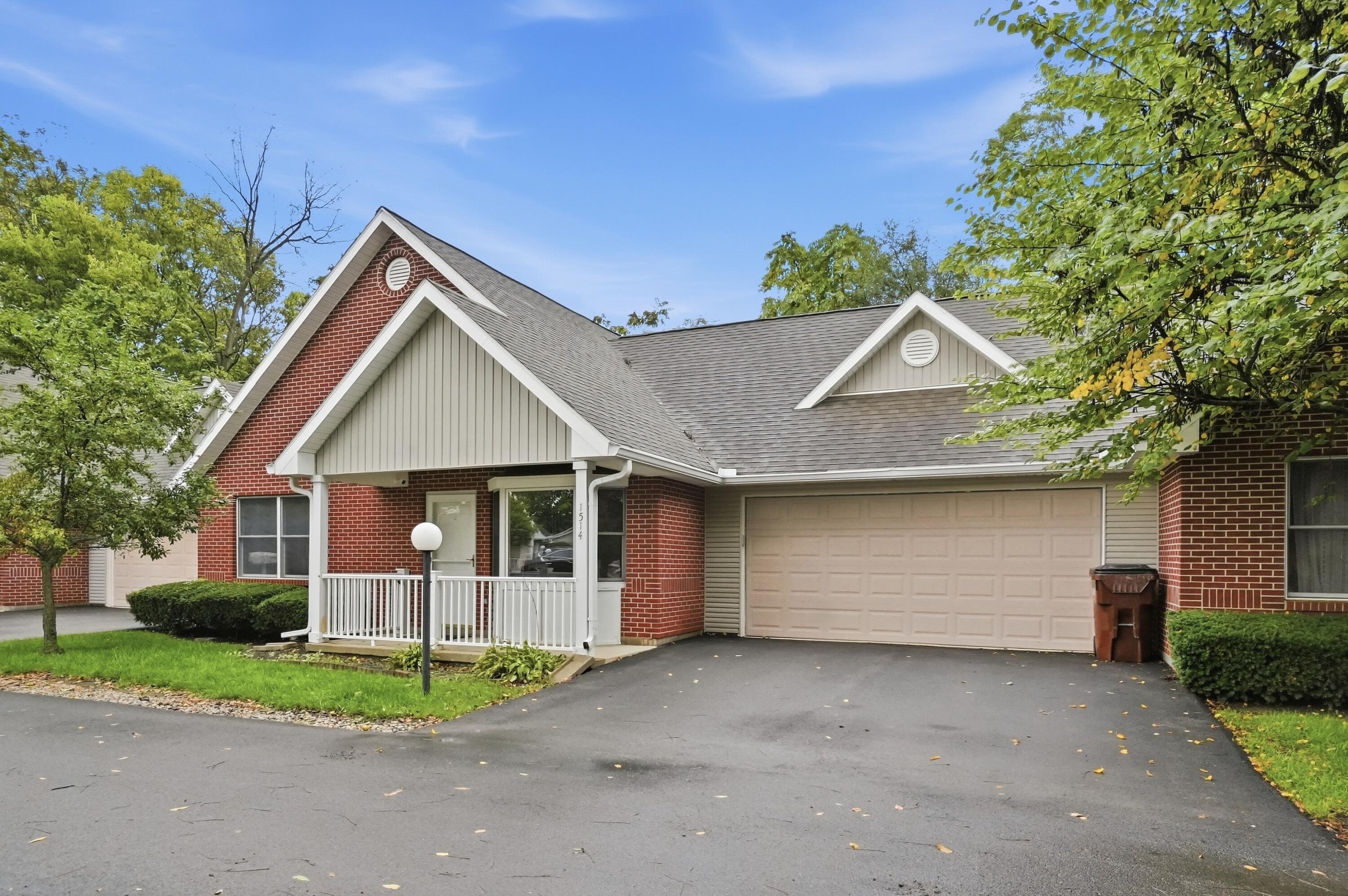 1514 E Ridgeview Circle Property Photo 6