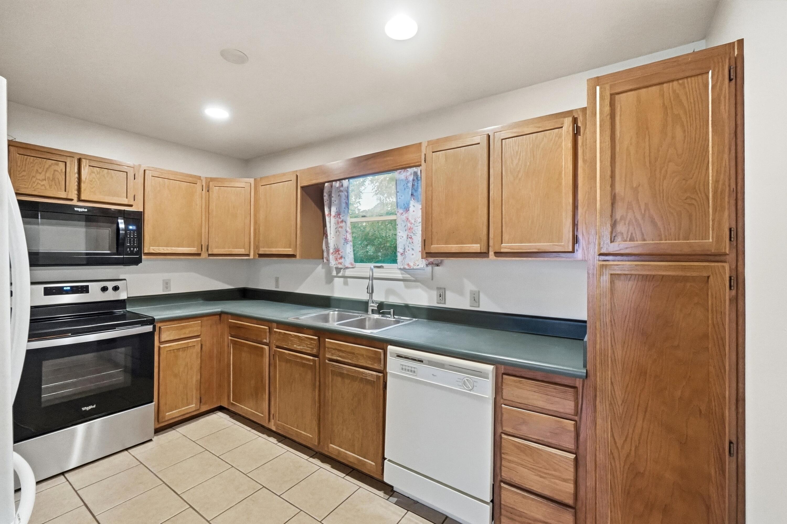 1514 E Ridgeview Circle Property Photo 15