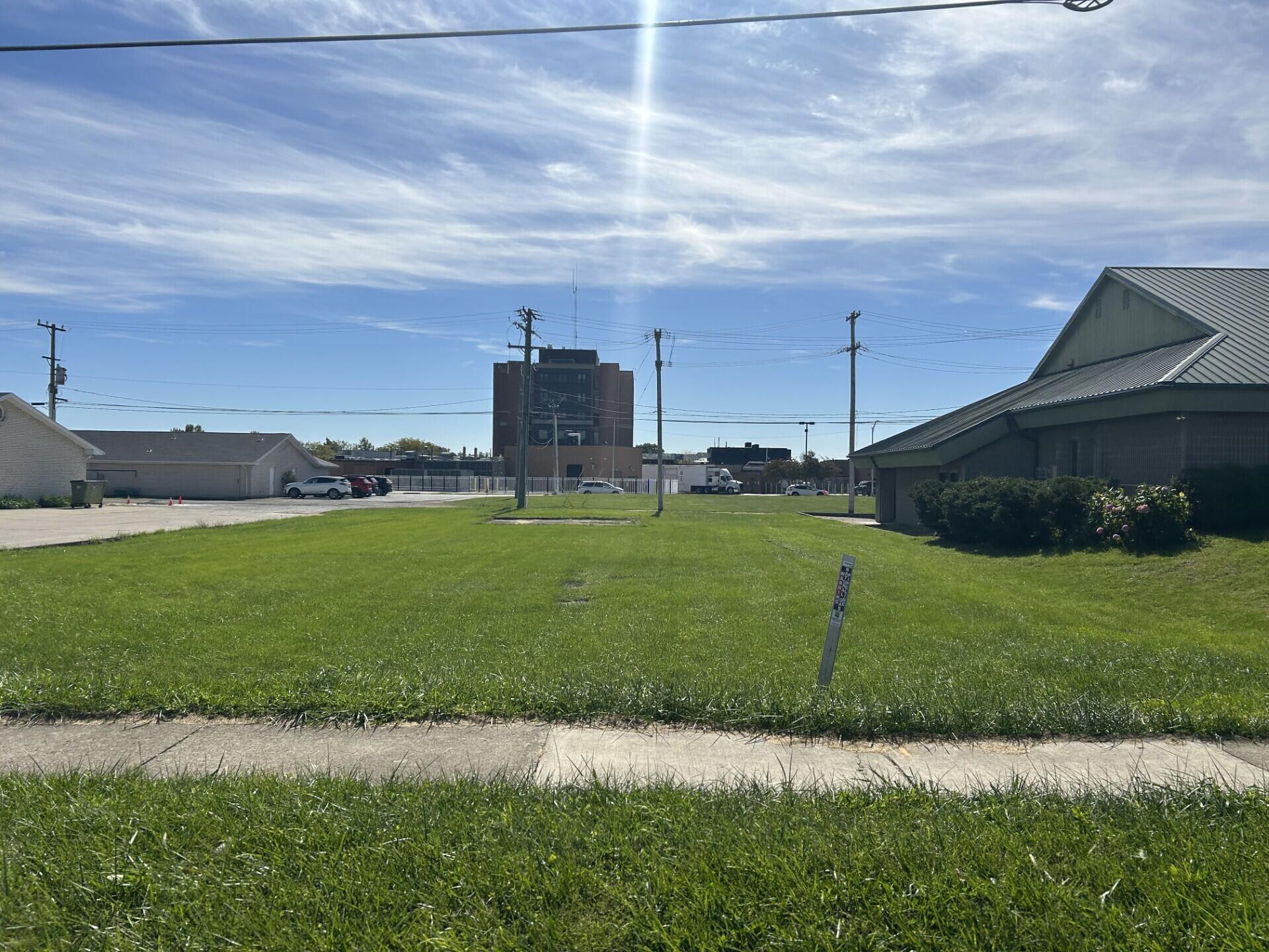 1215 E Spring Street Property Photo 1