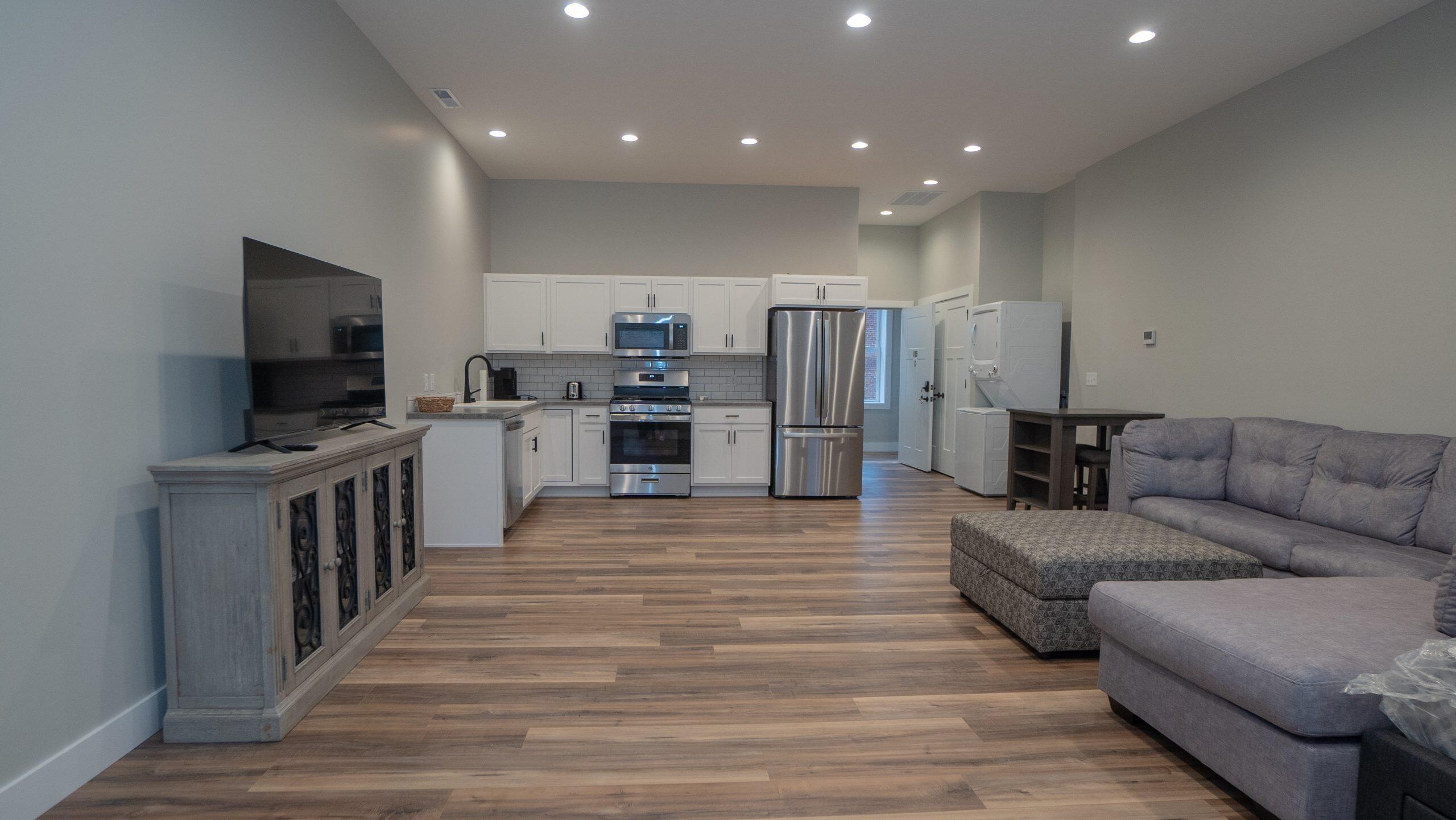 105 N Ohio Avenue C Property Photo 1