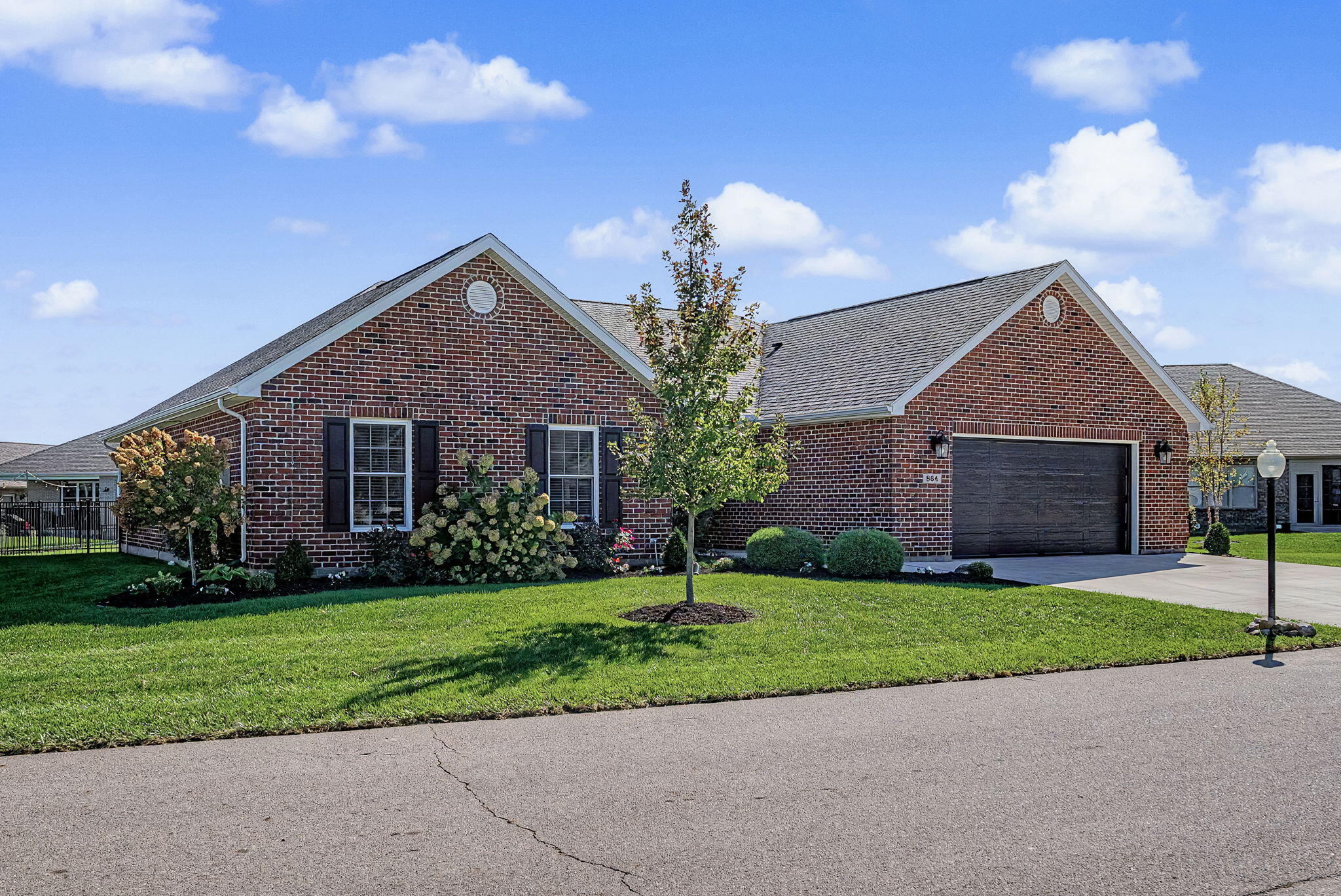 864 W Bentley Circle Property Photo 1