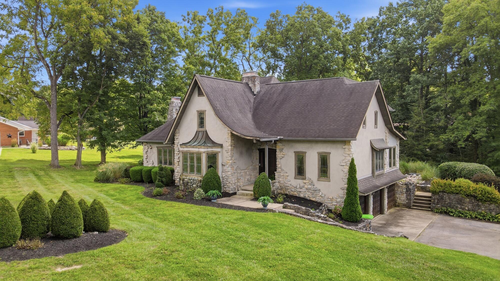 609 Aberfelda Drive